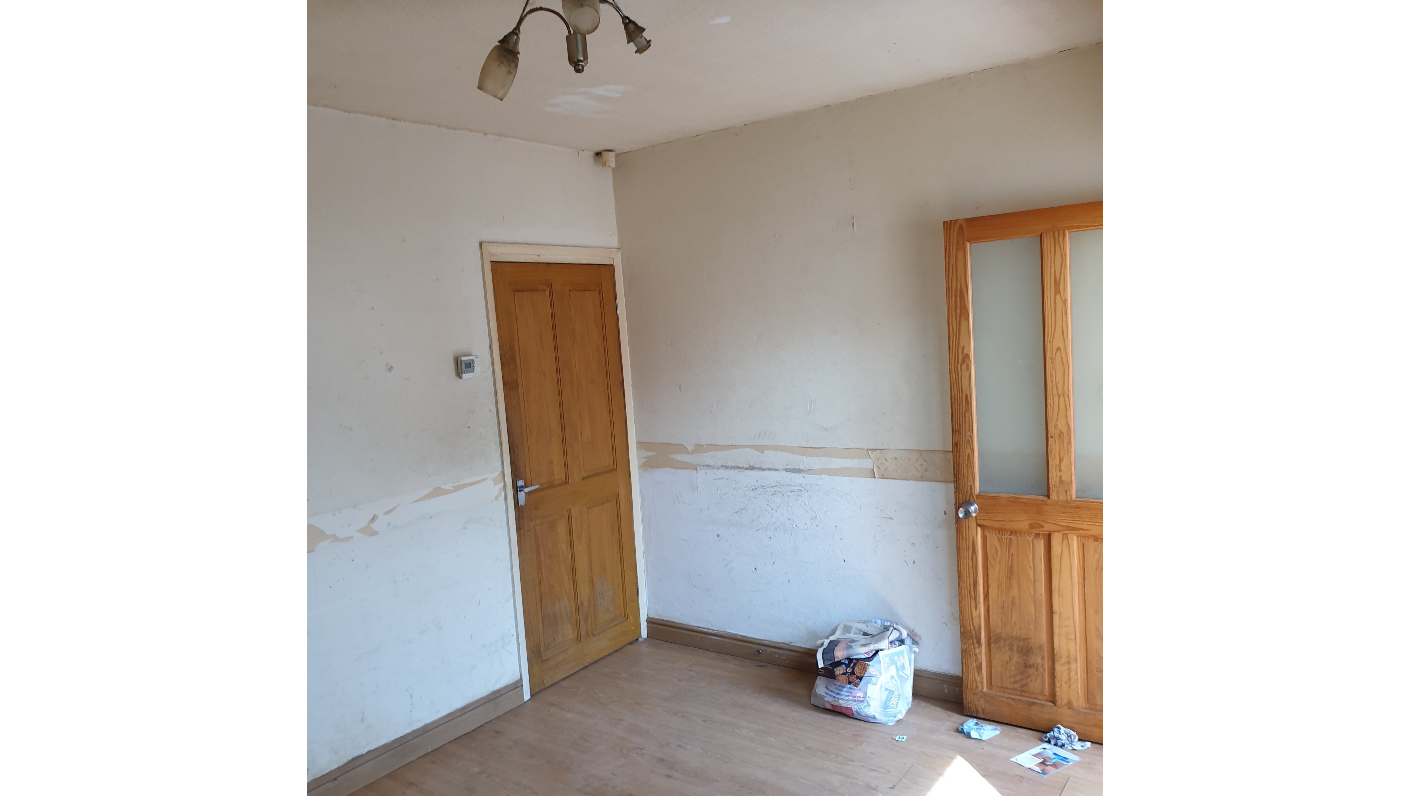 VACANT - Freehold Mid Terrace House 