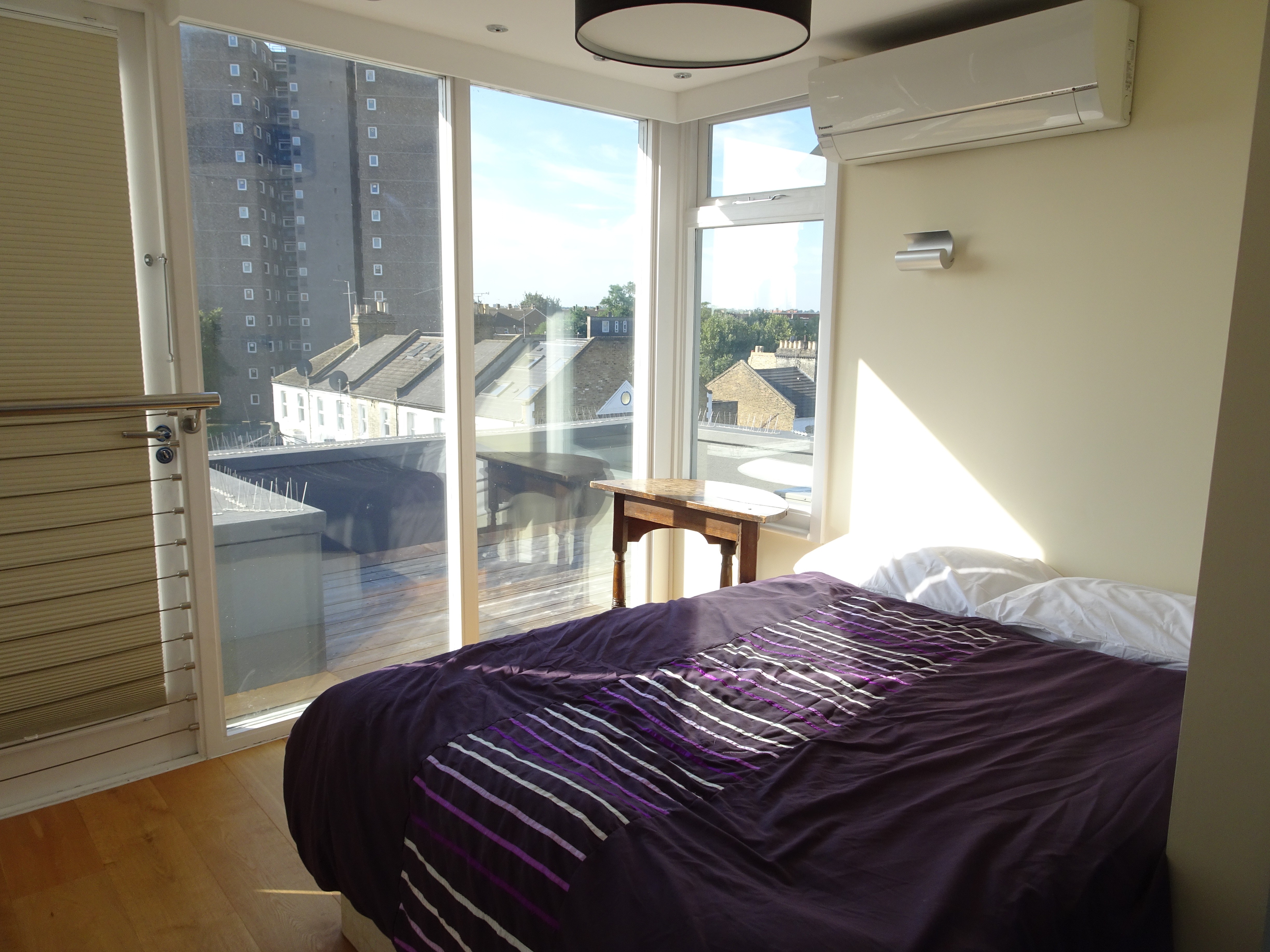 VACANT - Long Leasehold (Share of Freehold) Self Contained Third Floor Flat