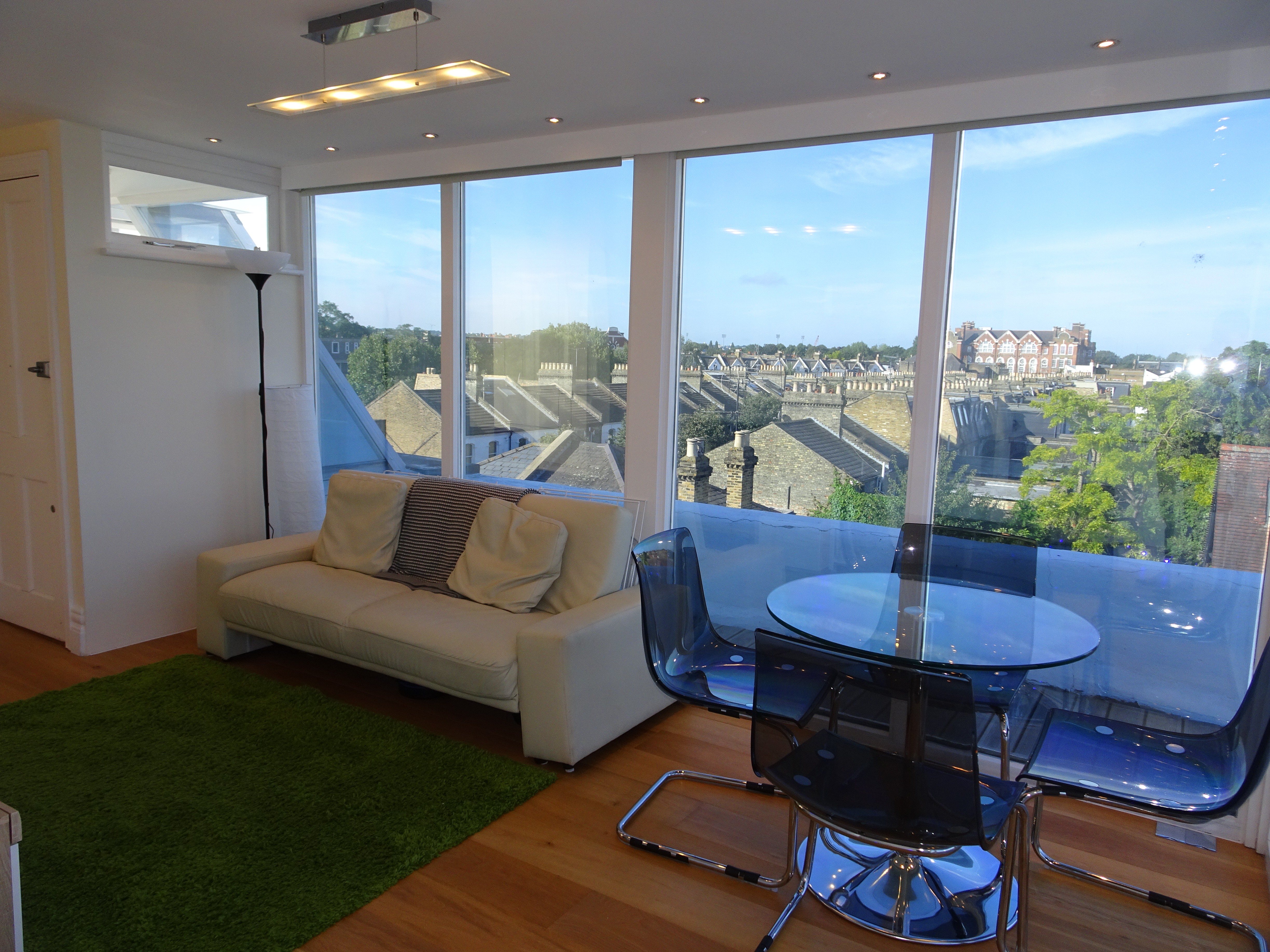 VACANT - Long Leasehold (Share of Freehold) Self Contained Third Floor Flat