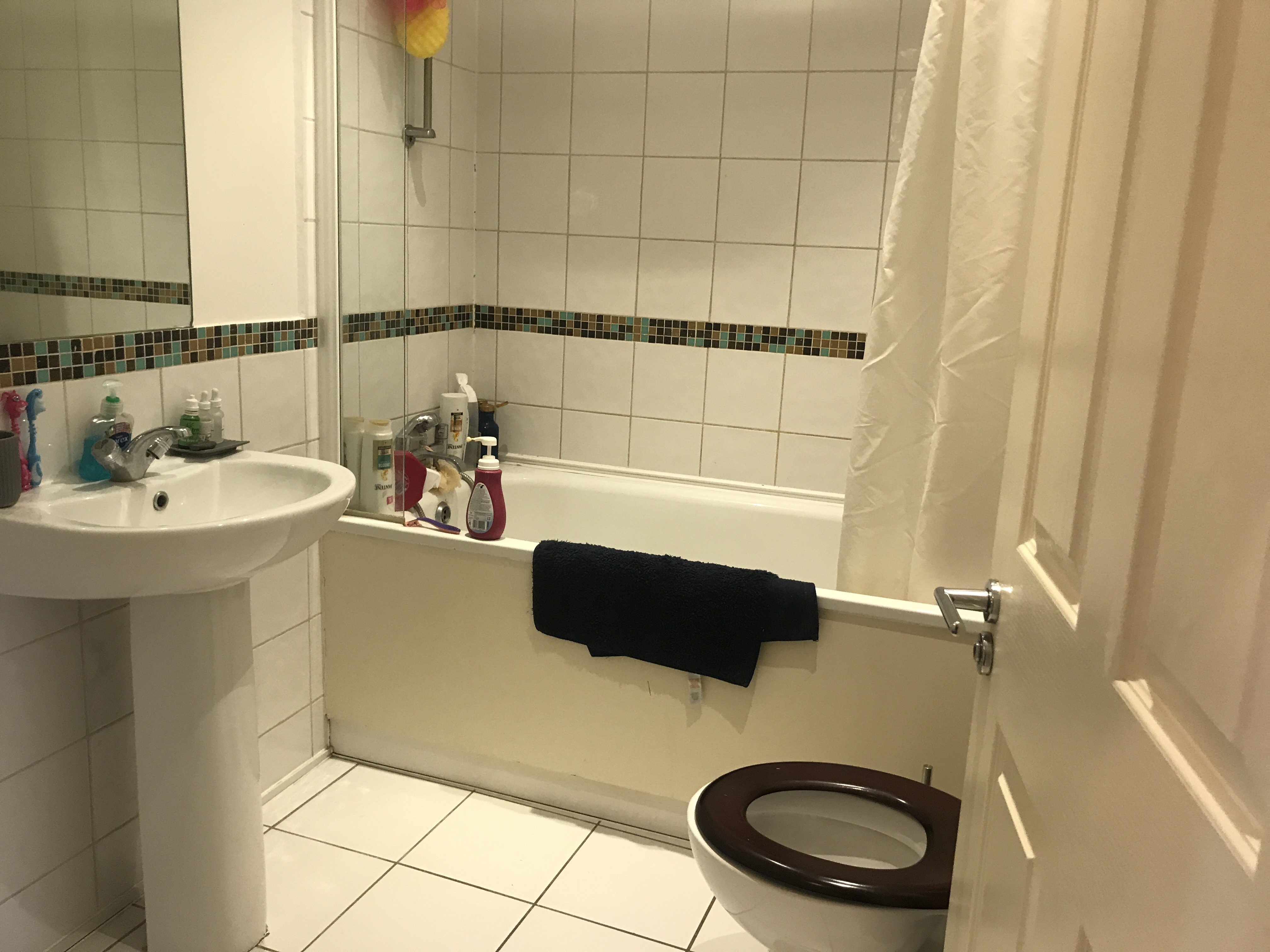 INVESTMENT - Freehold Mid Terrace Building