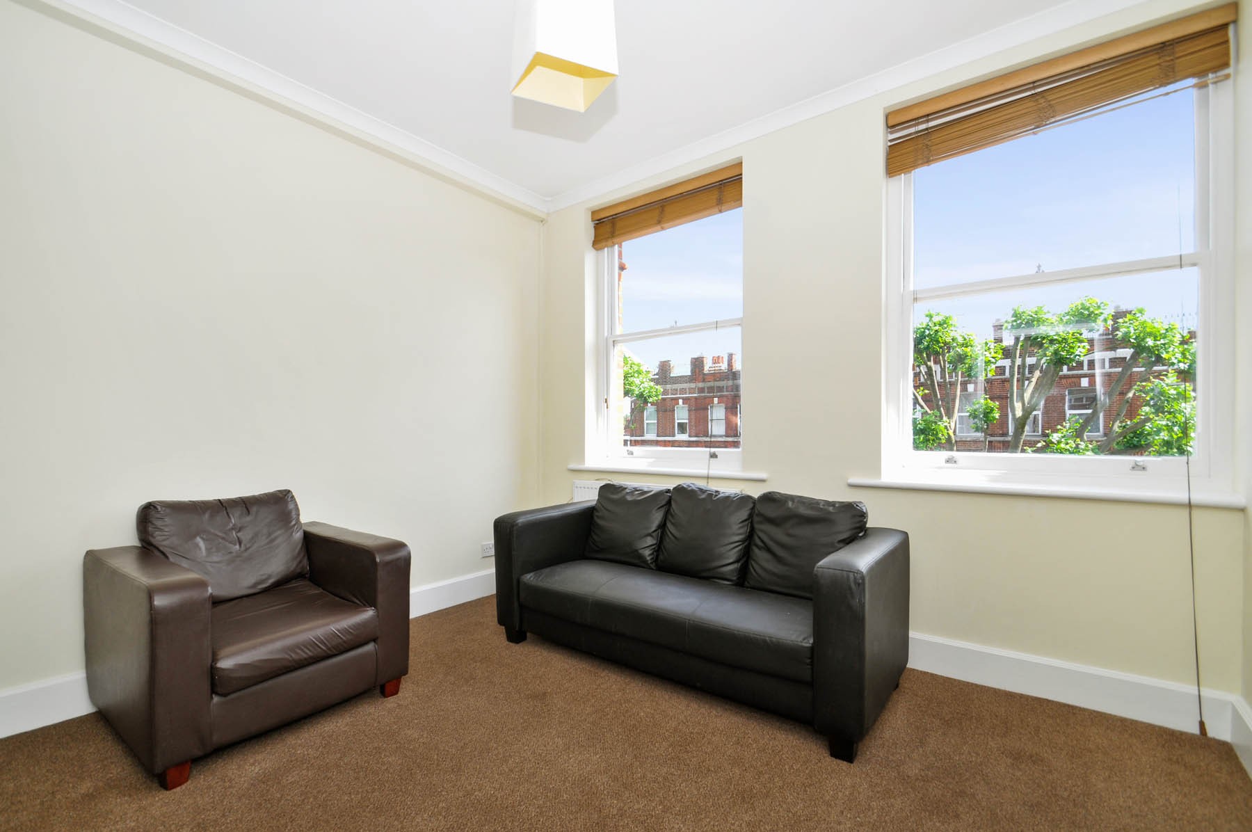INVESTMENT - Freehold Mid Terrace Building
