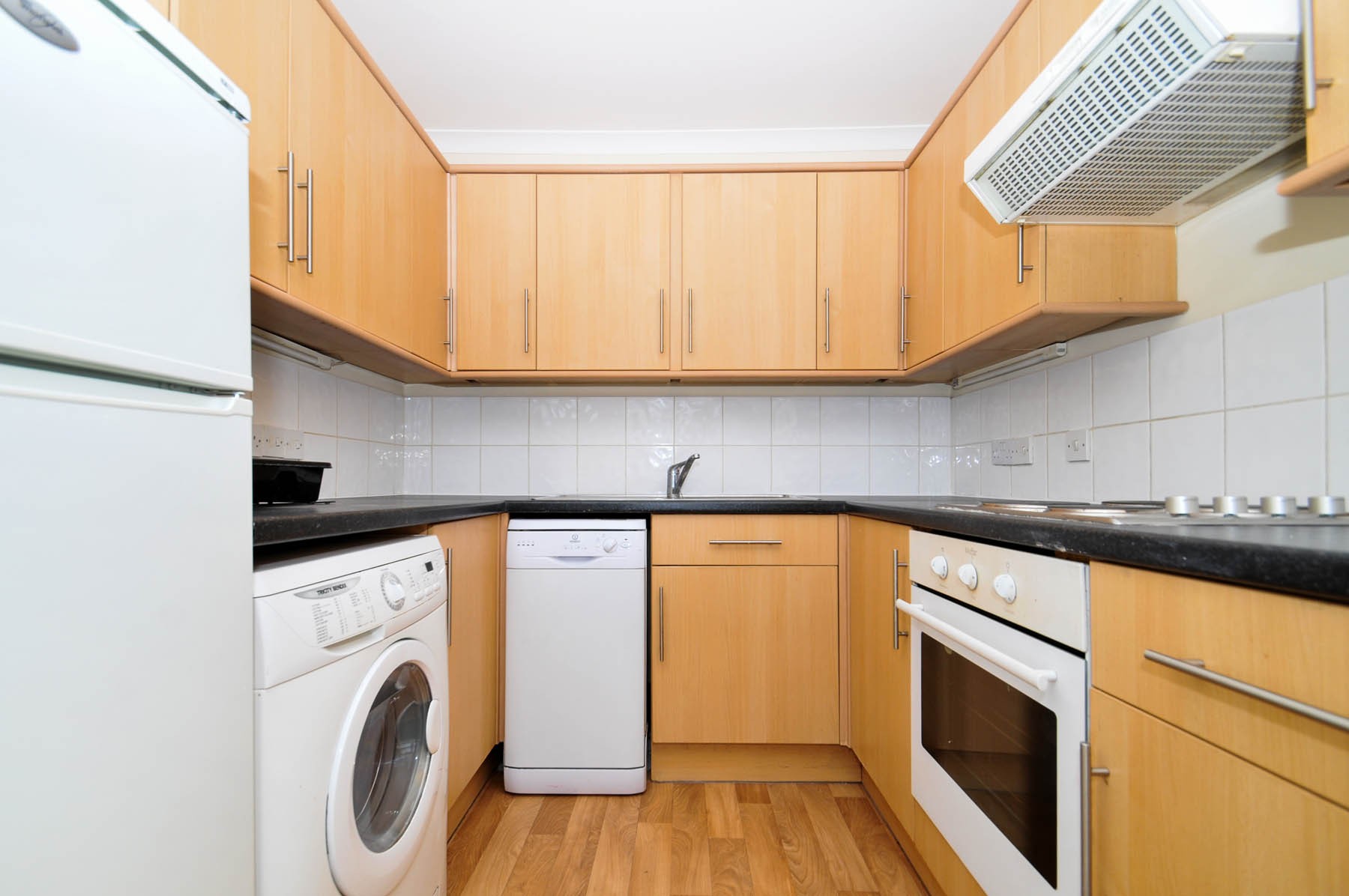 INVESTMENT - Freehold Mid Terrace Building