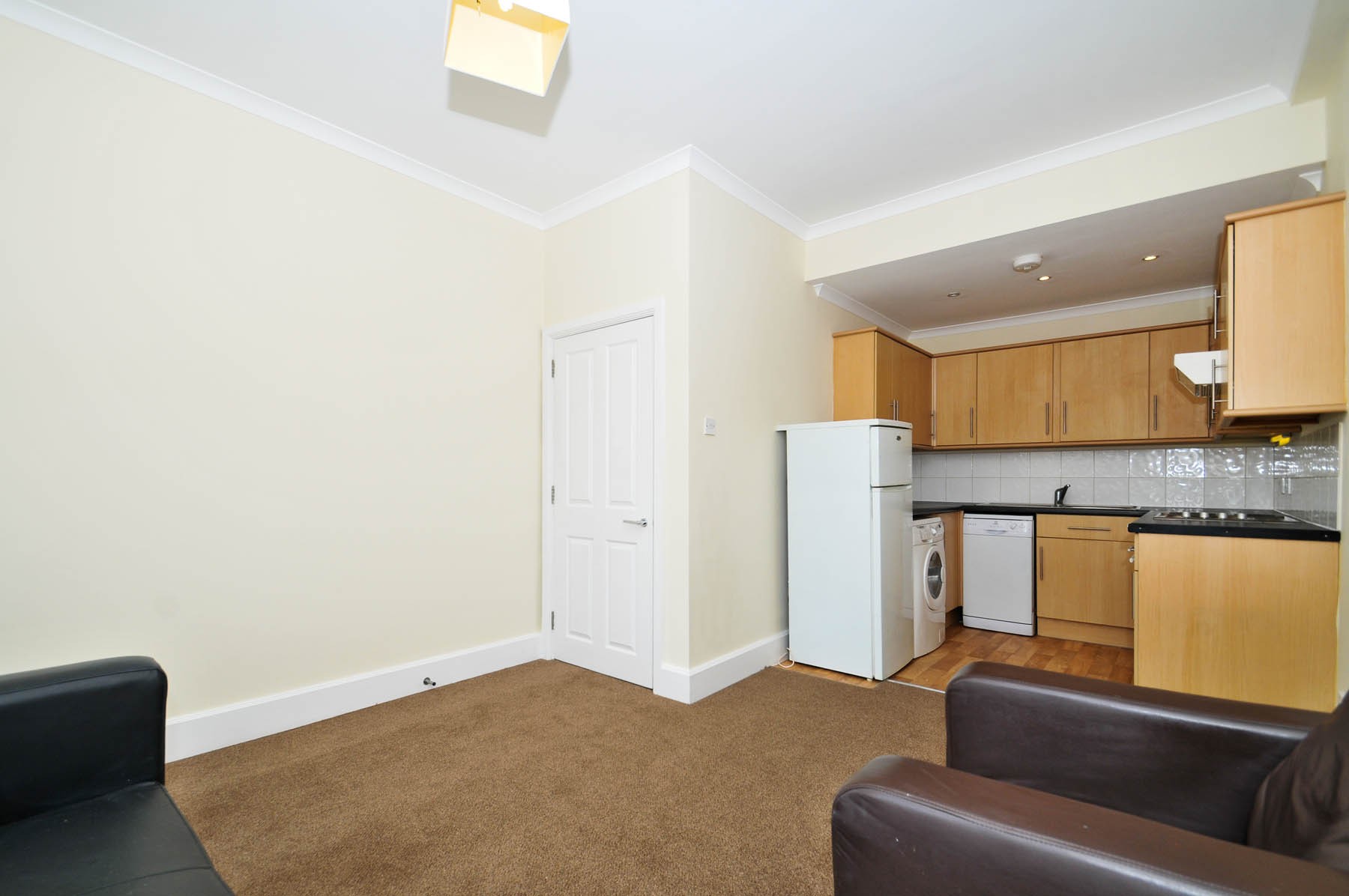INVESTMENT - Freehold Mid Terrace Building
