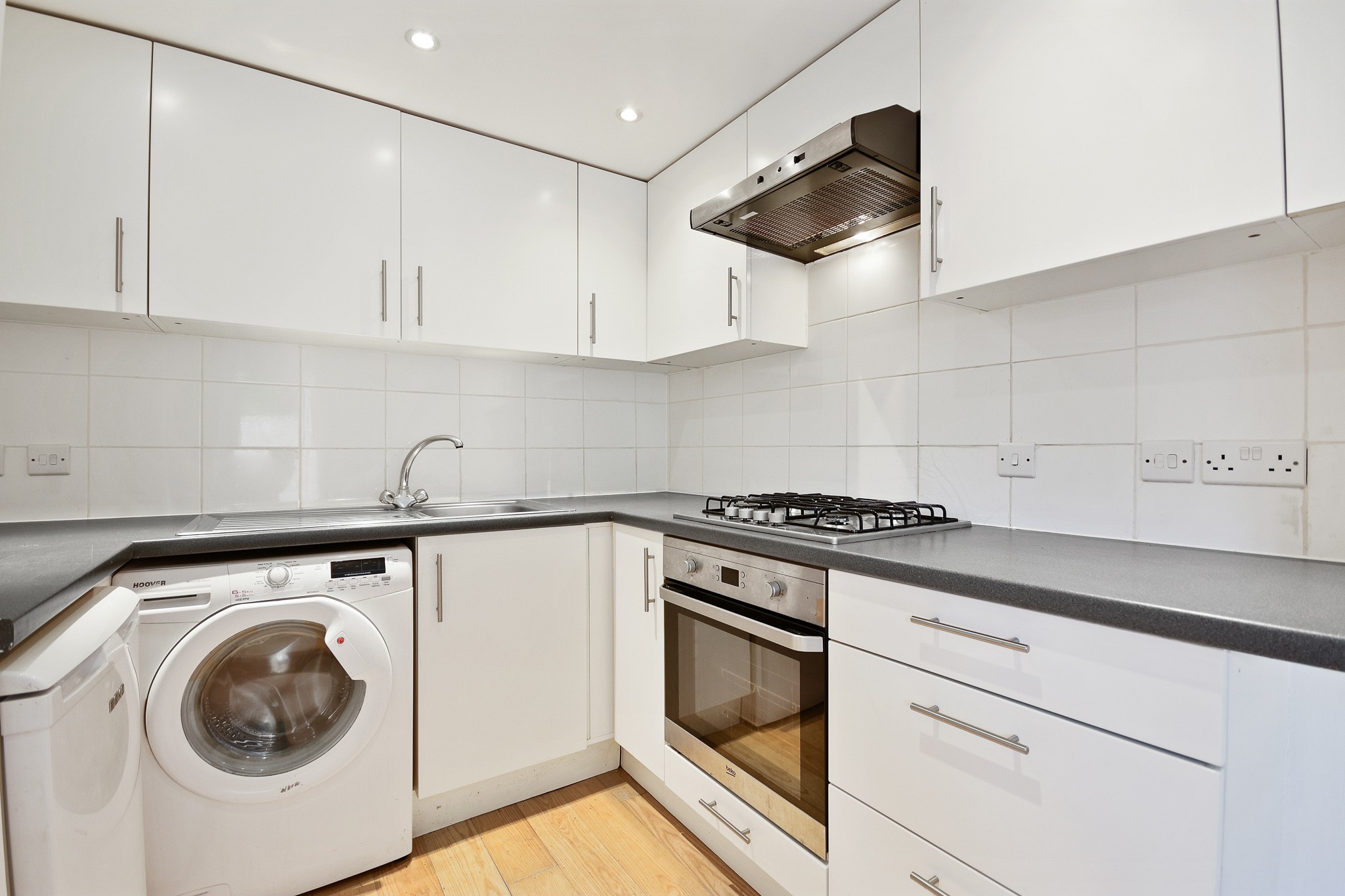 INVESTMENT - Freehold Mid Terrace Building