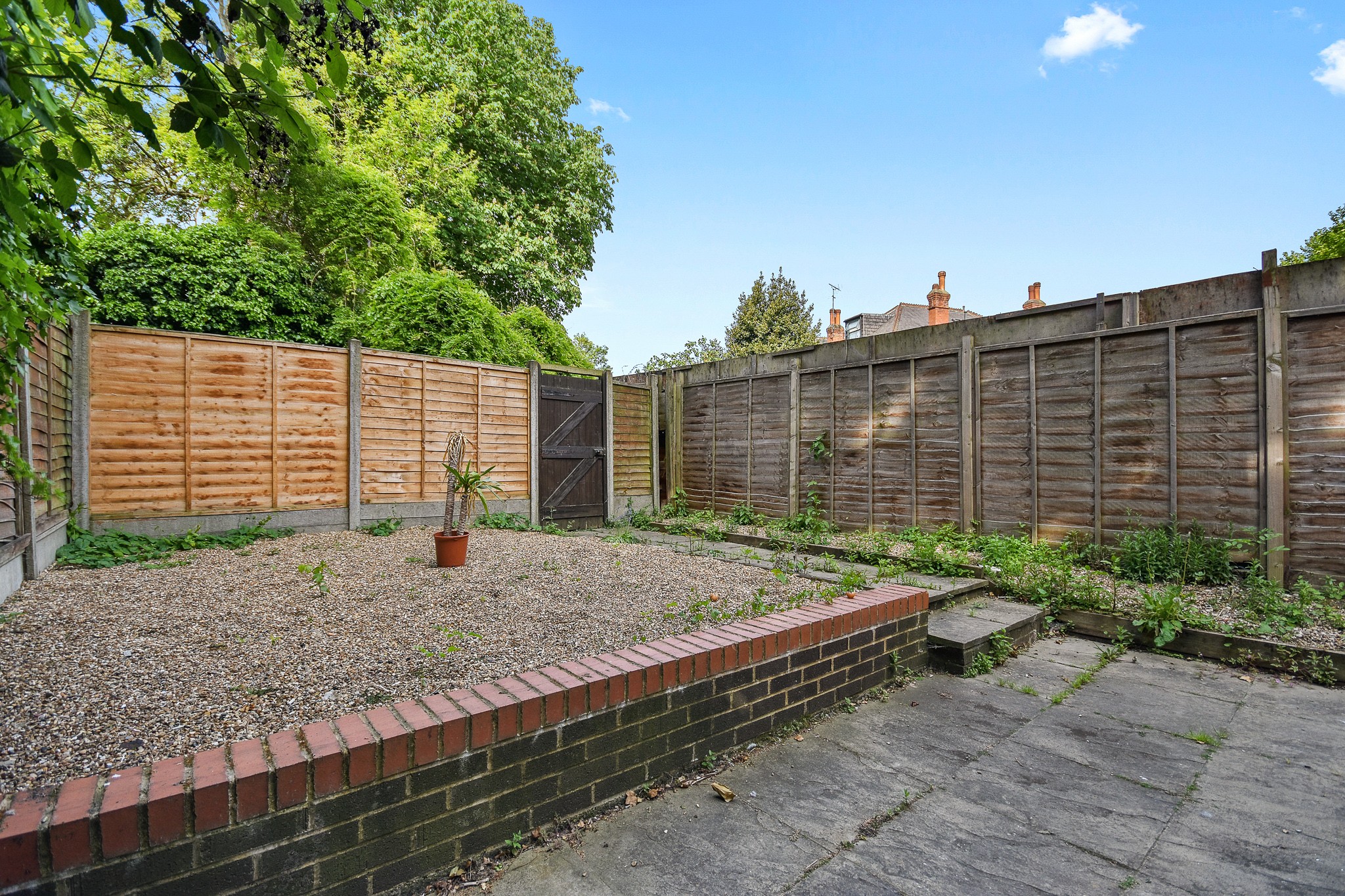 INVESTMENT - Freehold Mid Terrace Building