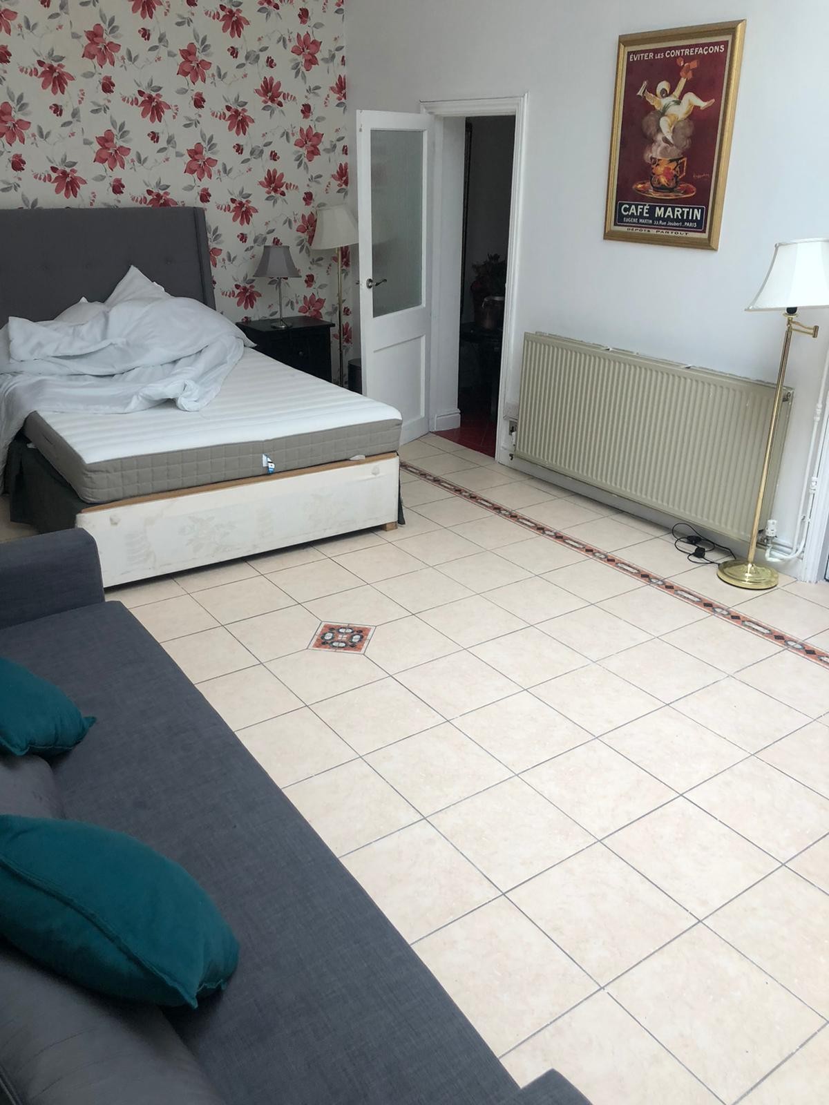 VACANT - Leasehold Self Contained Lower Ground Floor Flat