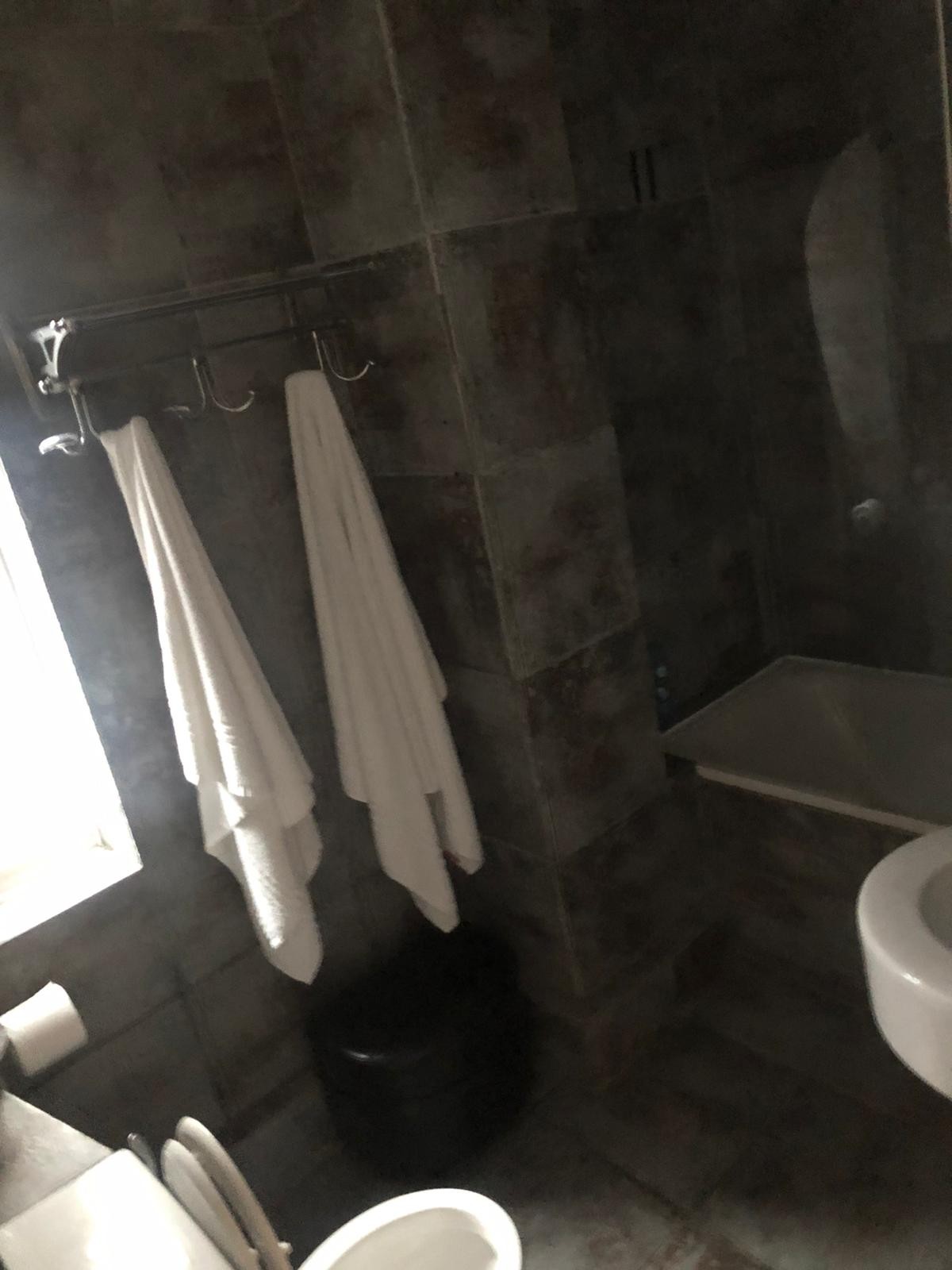 VACANT - Leasehold Self Contained Lower Ground Floor Flat