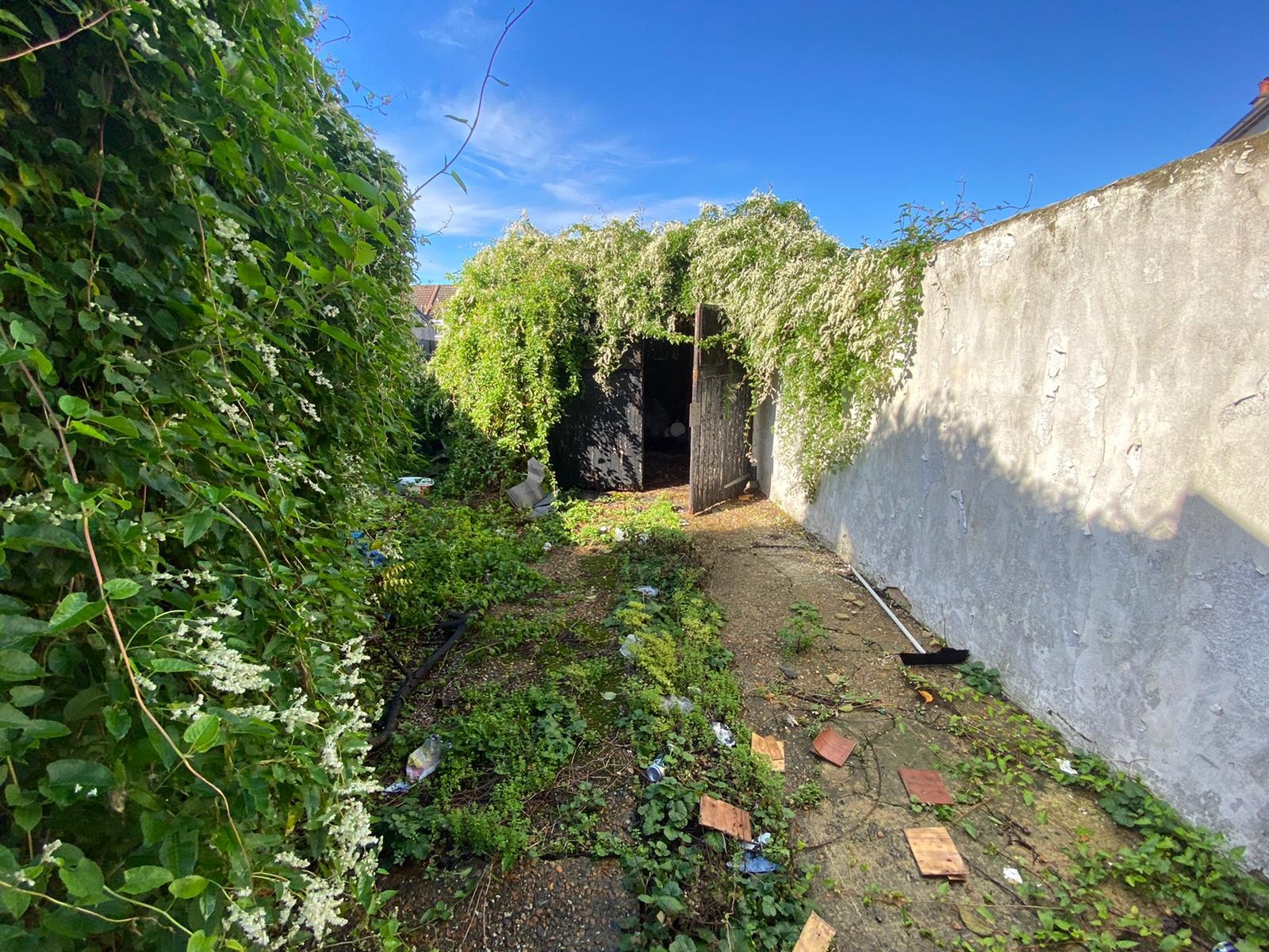 VACANT - Freehold Site and Garage