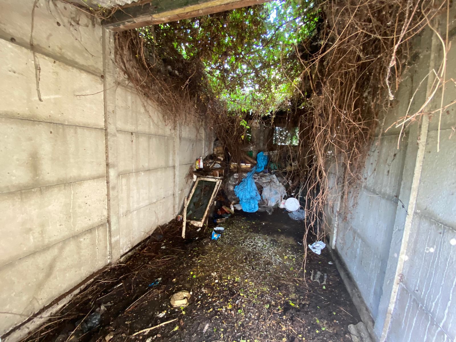 VACANT - Freehold Site and Garage