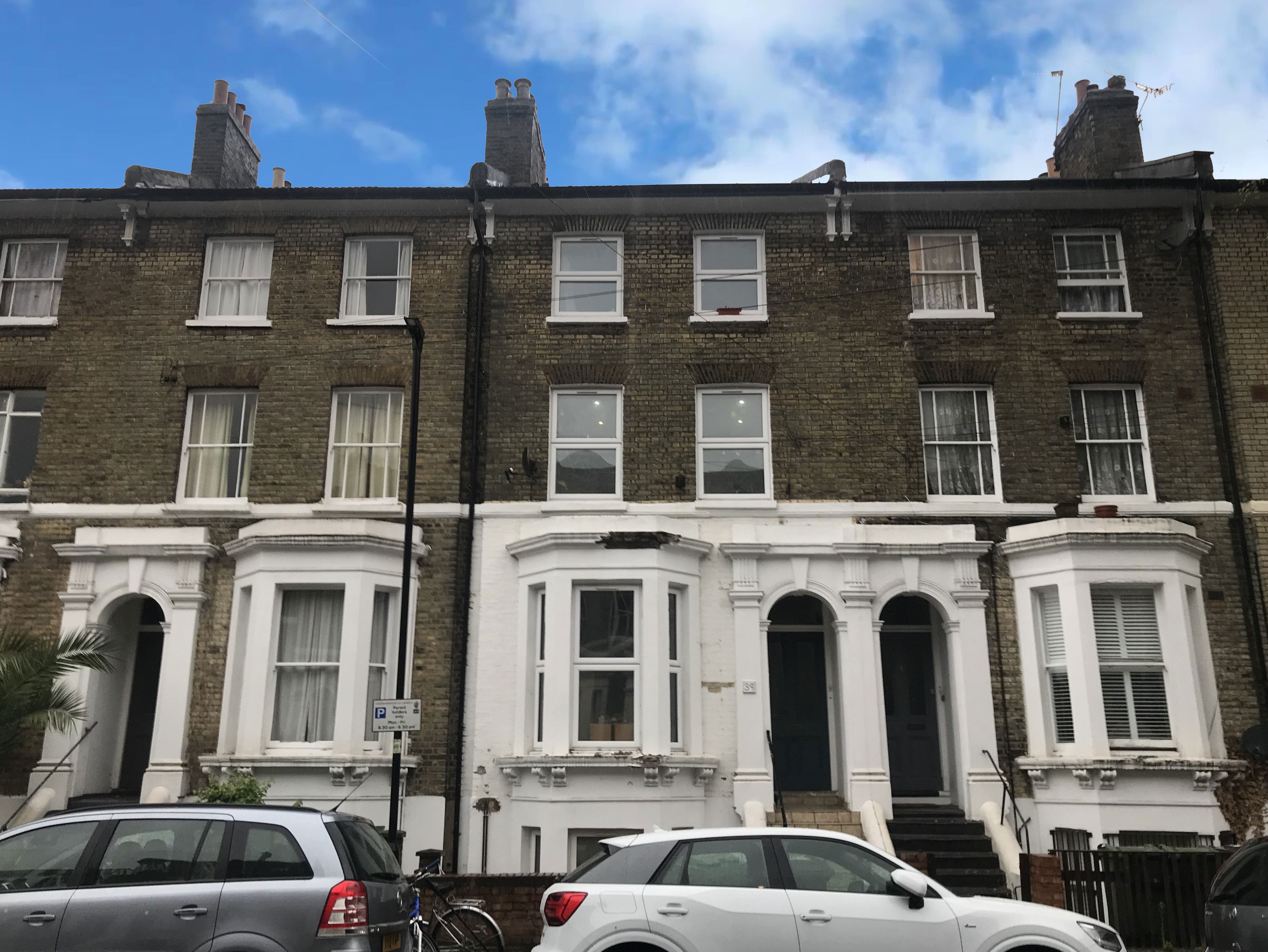 INVESTMENT - Freehold Mid Terrace Building