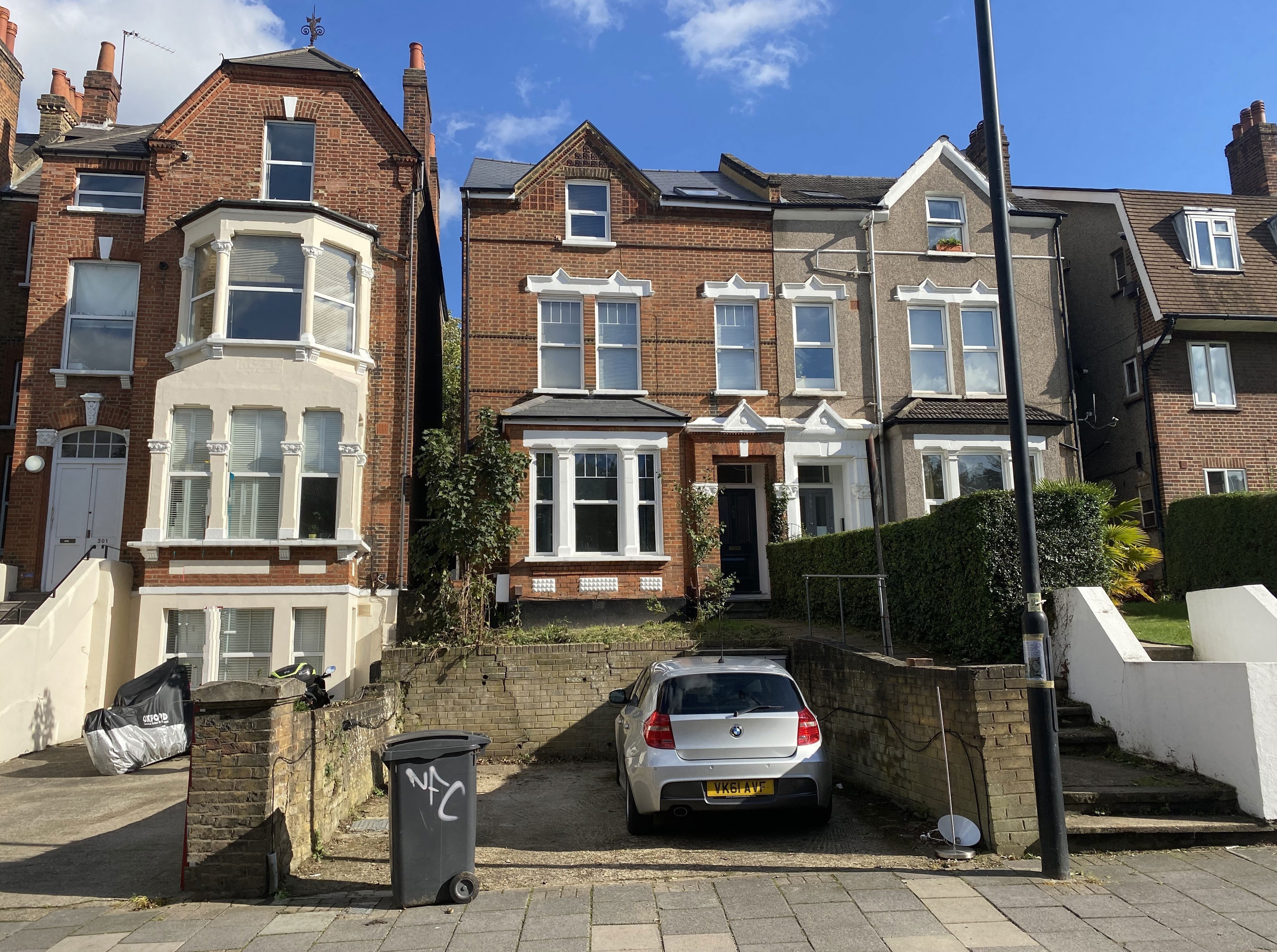 INVESTMENT - Leasehold Self Contained First Floor Flat