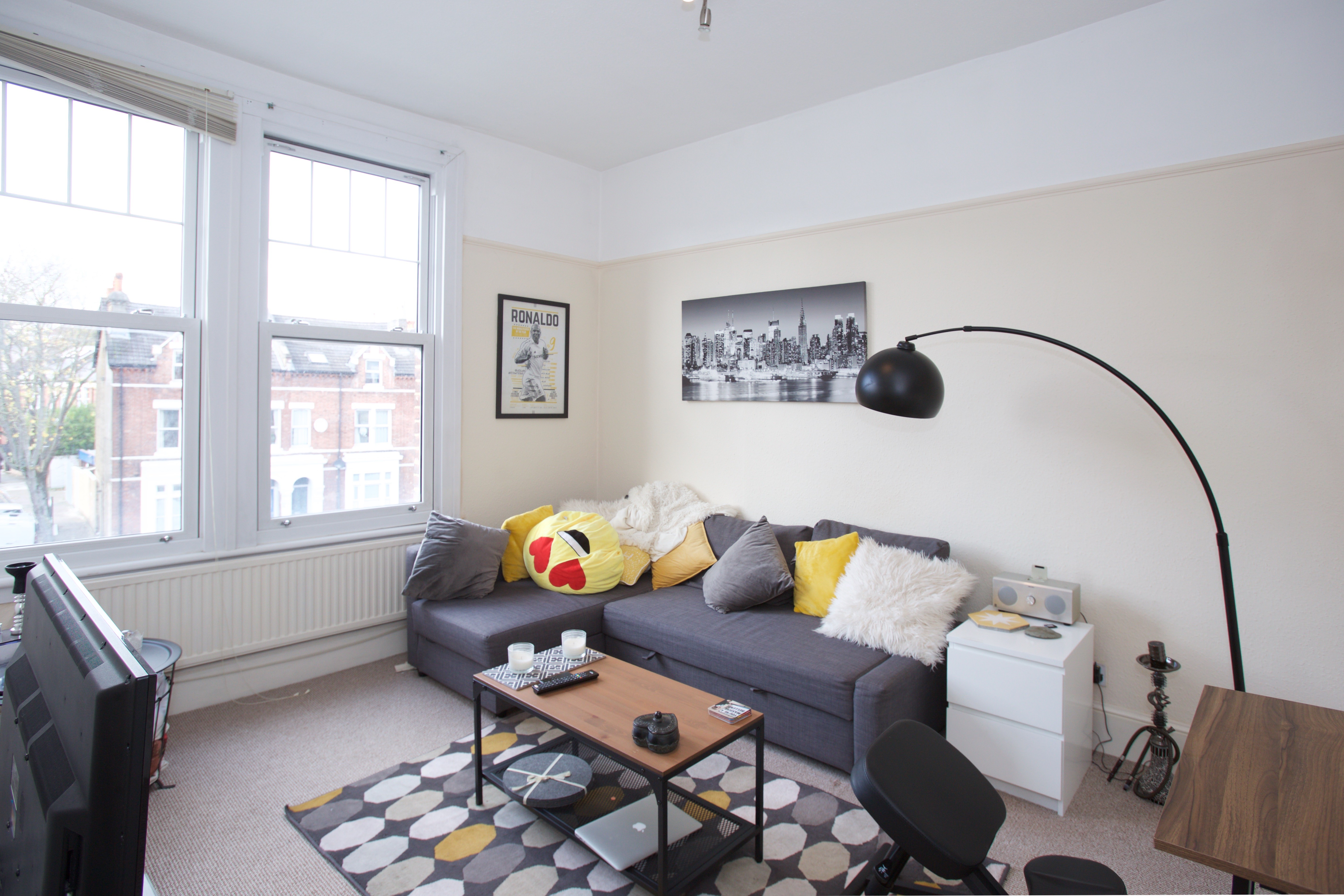 INVESTMENT - Leasehold Self Contained First Floor Flat