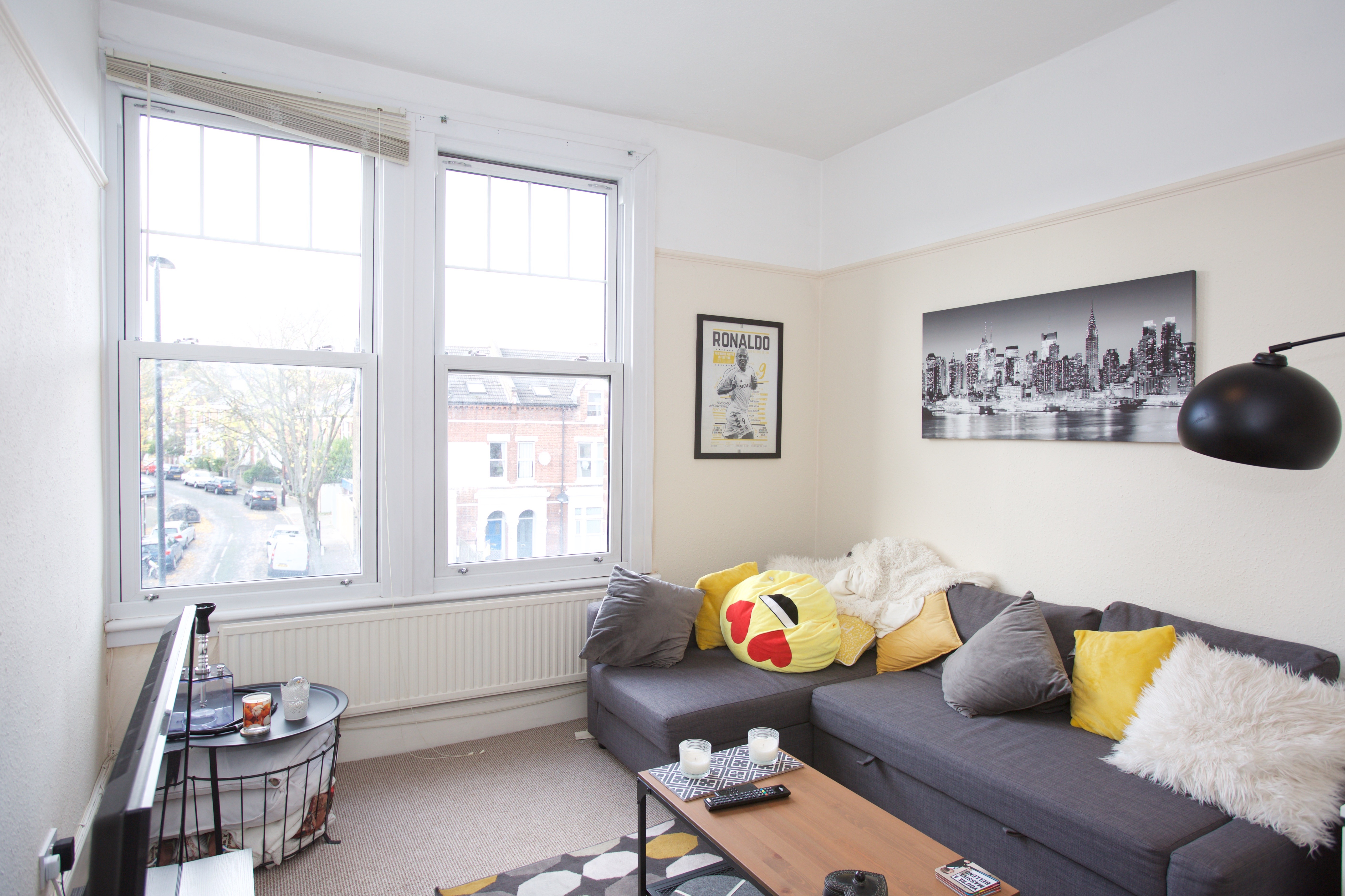 INVESTMENT - Leasehold Self Contained First Floor Flat