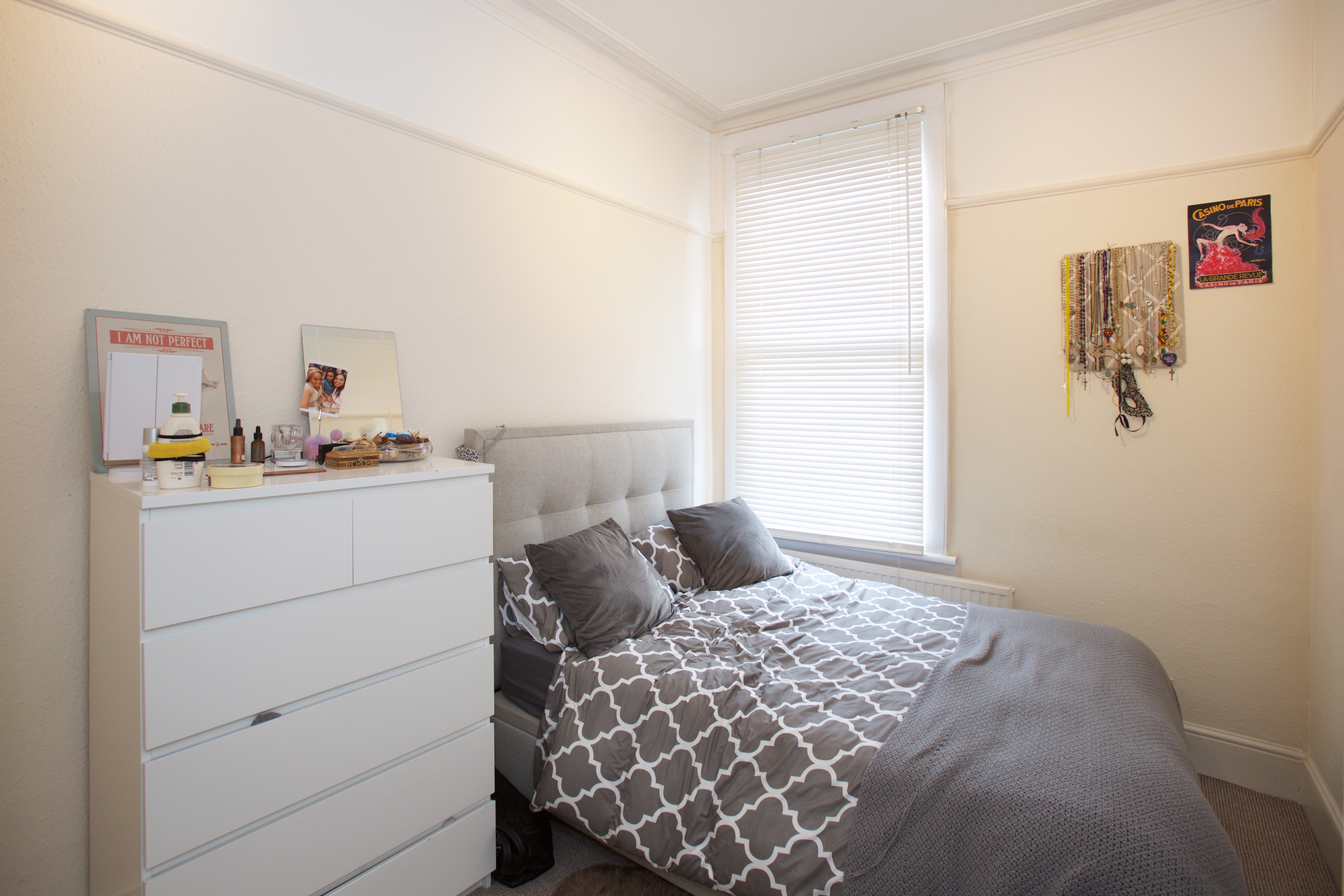 INVESTMENT - Leasehold Self Contained First Floor Flat