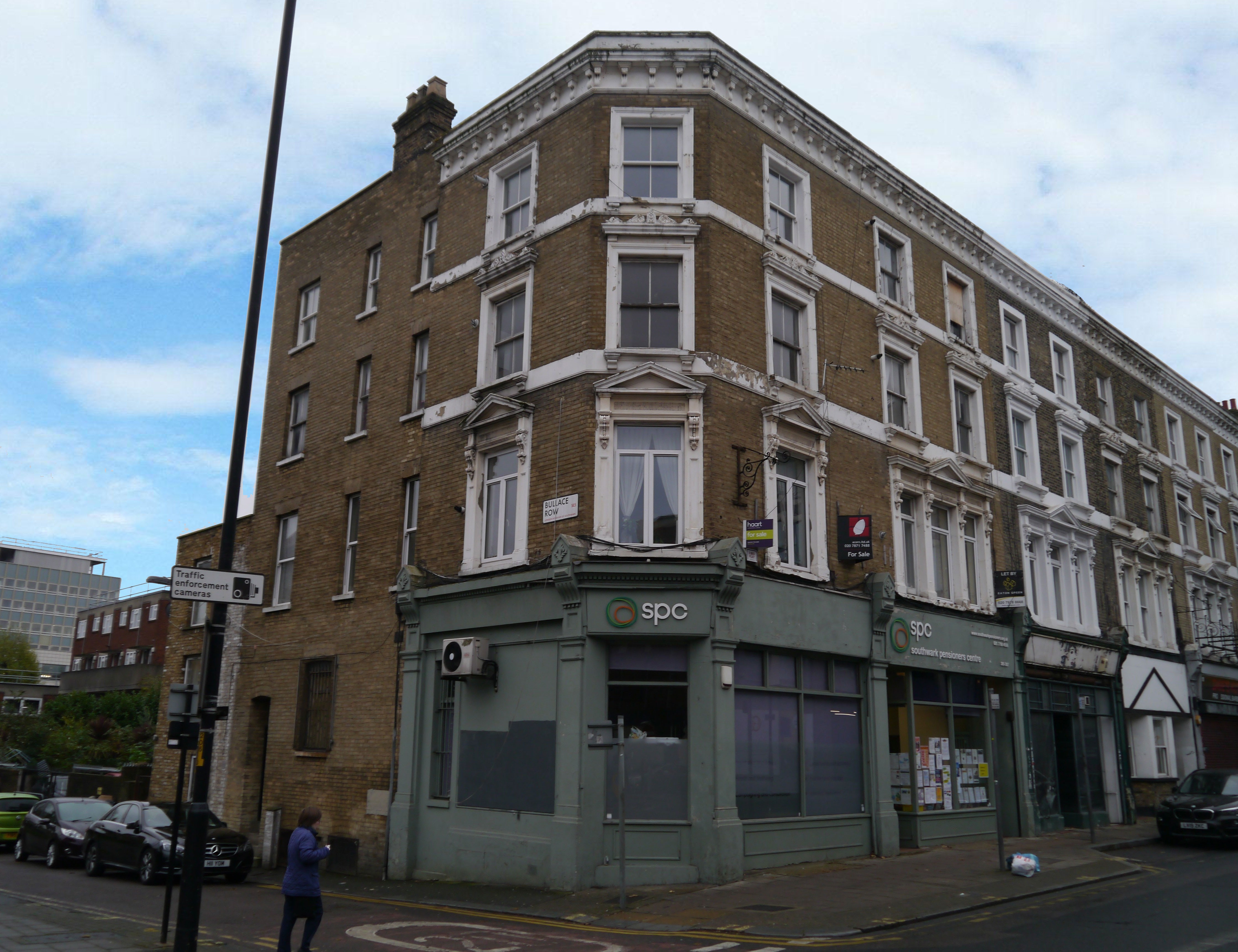VACANT - Leasehold Self Contained Third Floor Flat