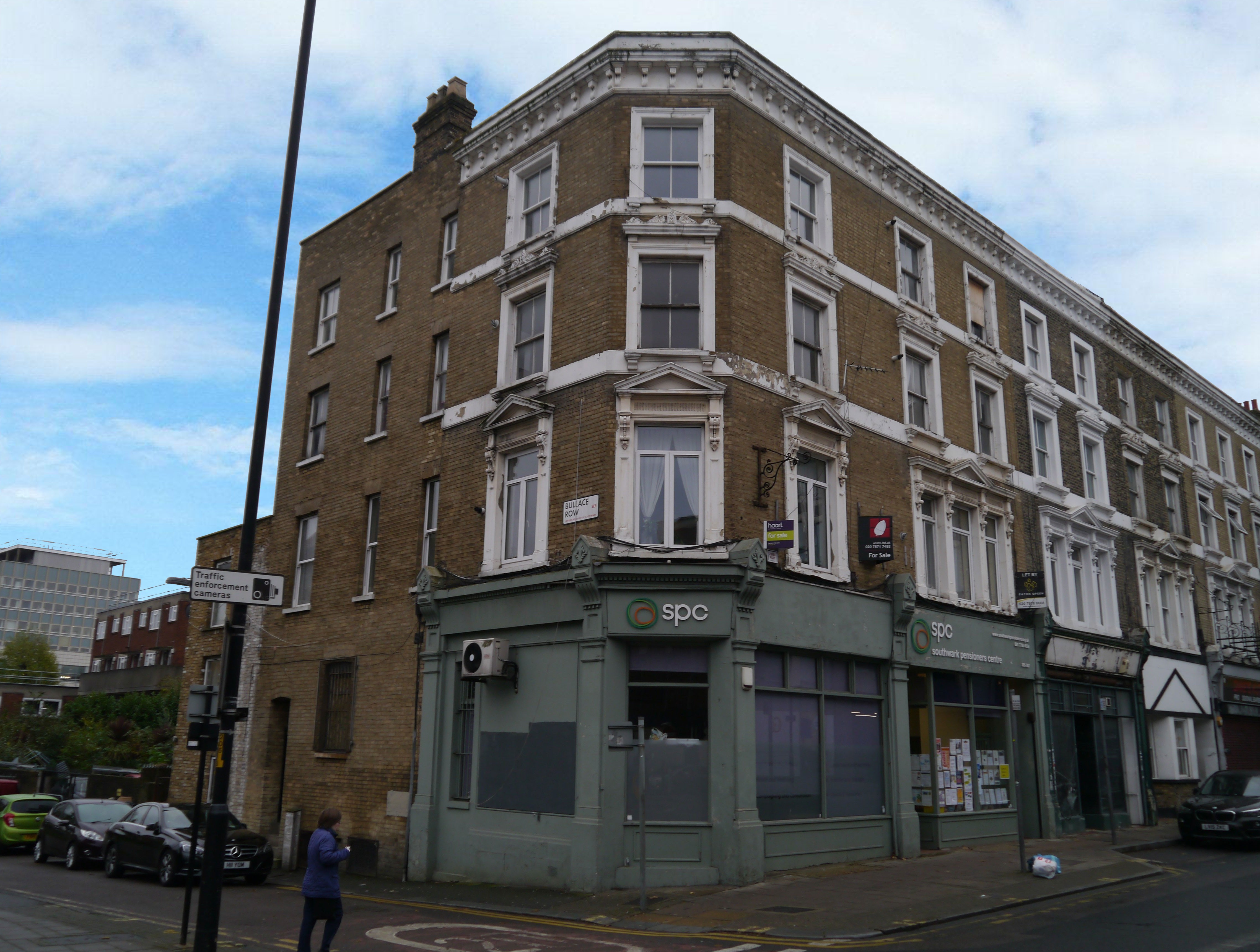 VACANT - Leasehold Self Contained Third Floor Flat