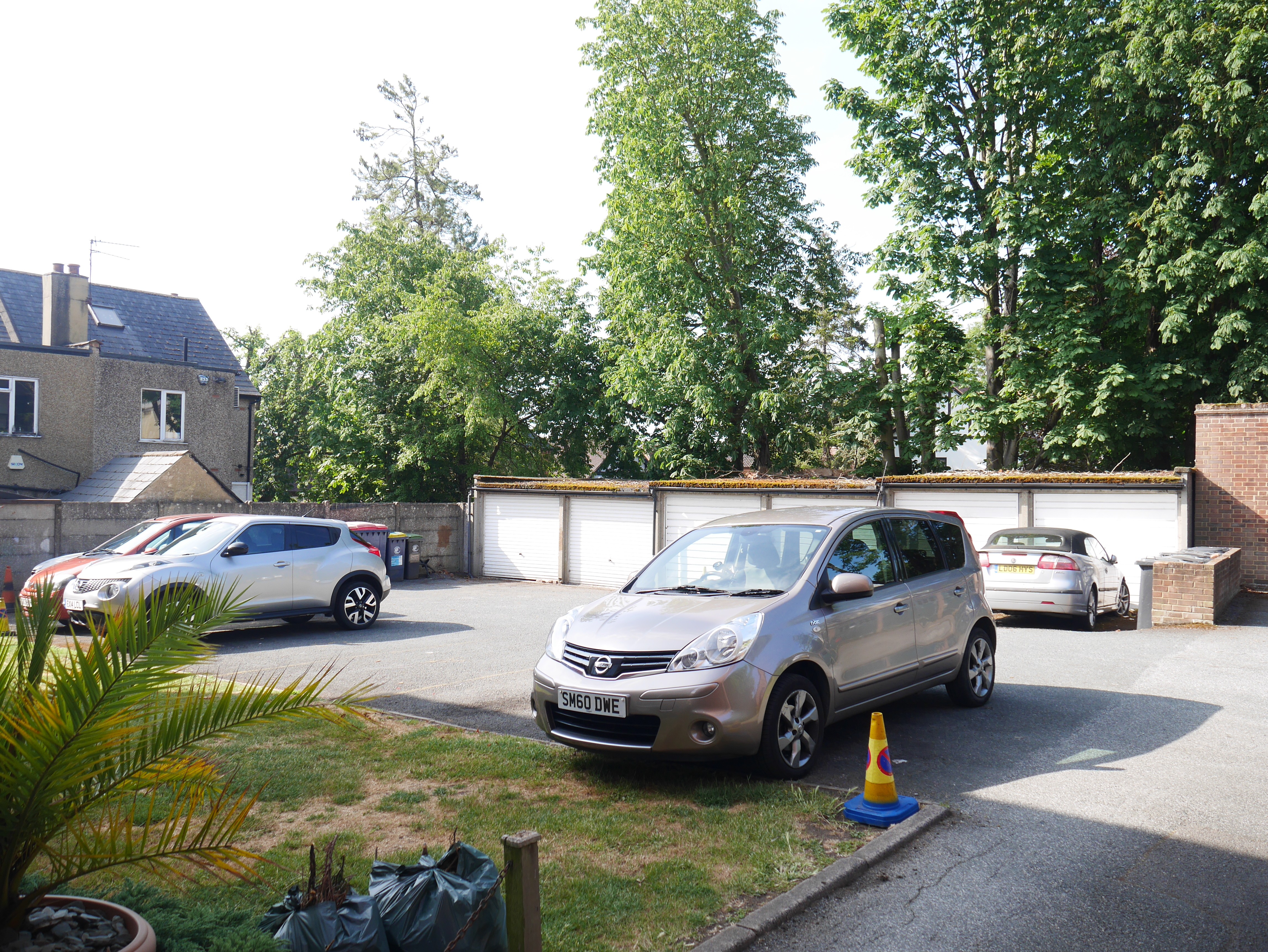 INVESTMENT - Freehold Ground Rent and Garages