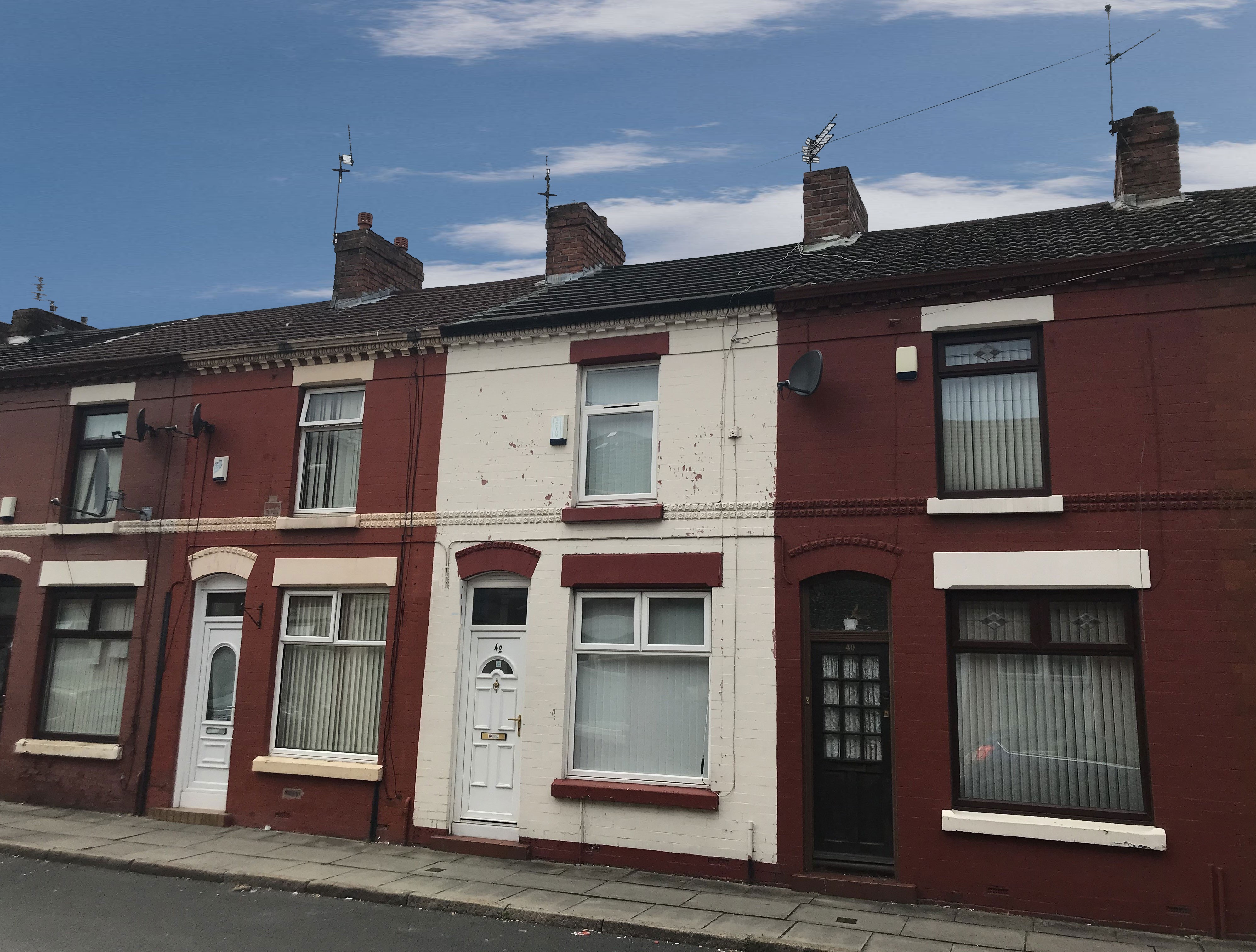 INVESTMENT - Freehold Mid Terrace House