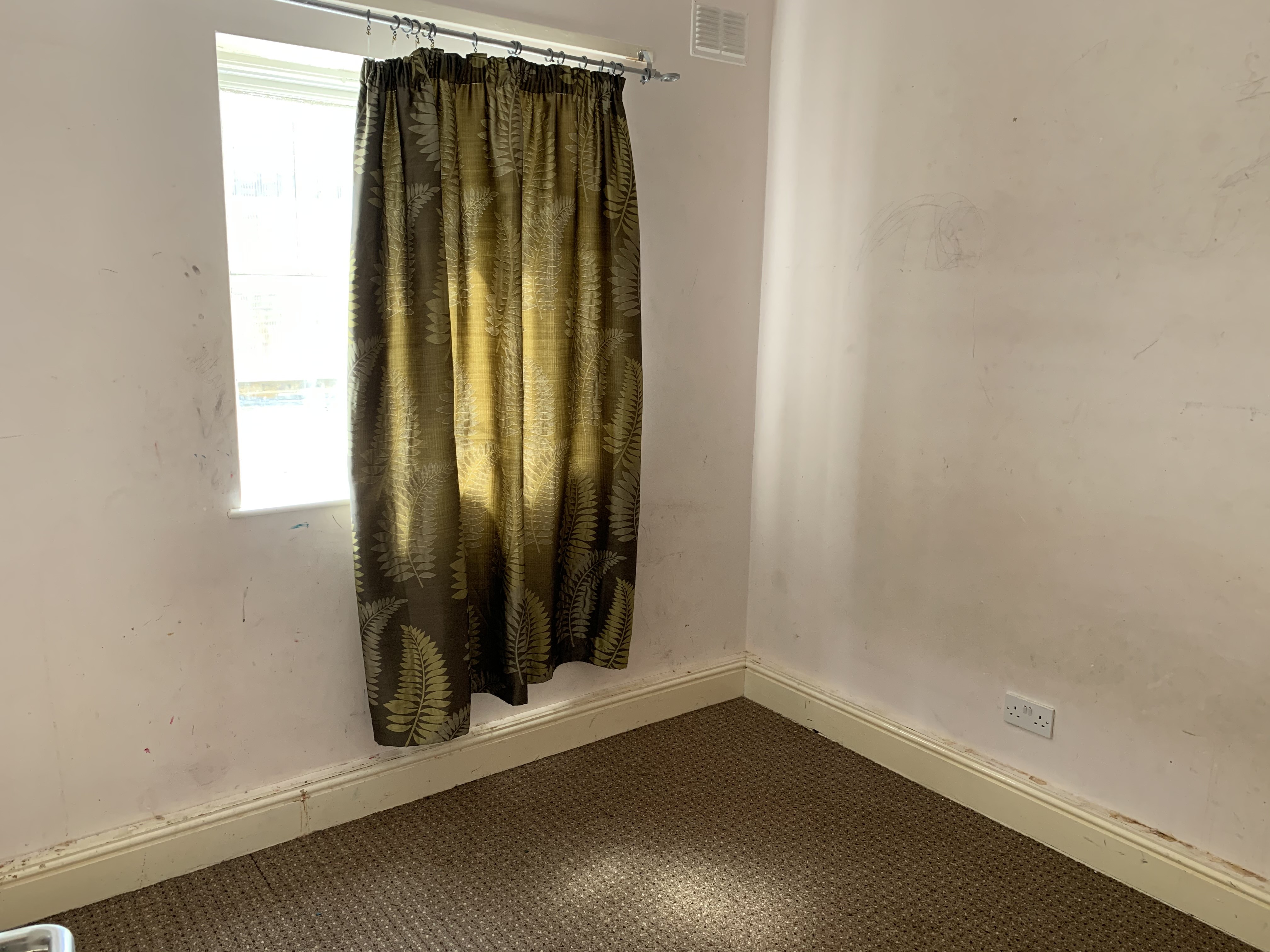 VACANT - Leasehold self contained First Floor Flat