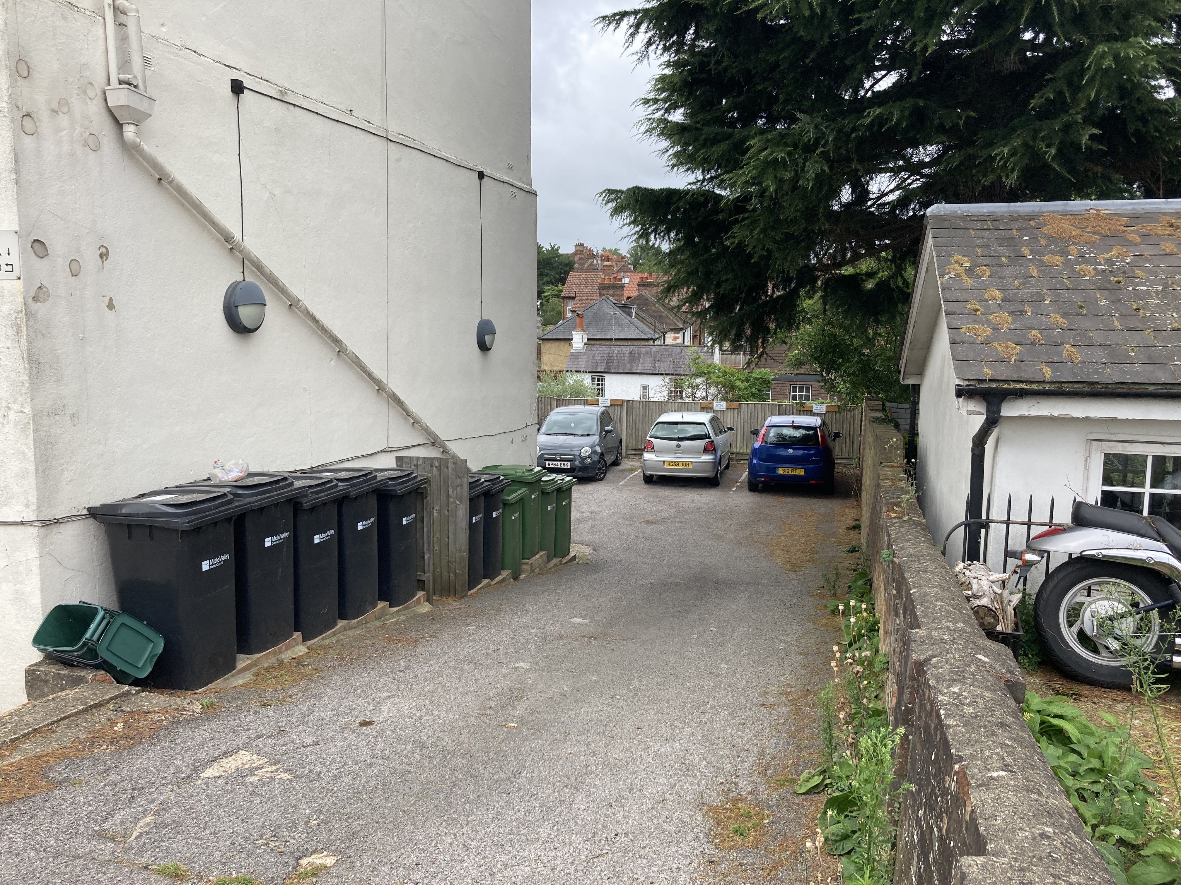 VACANT - Leasehold Lower Ground Floor Flat