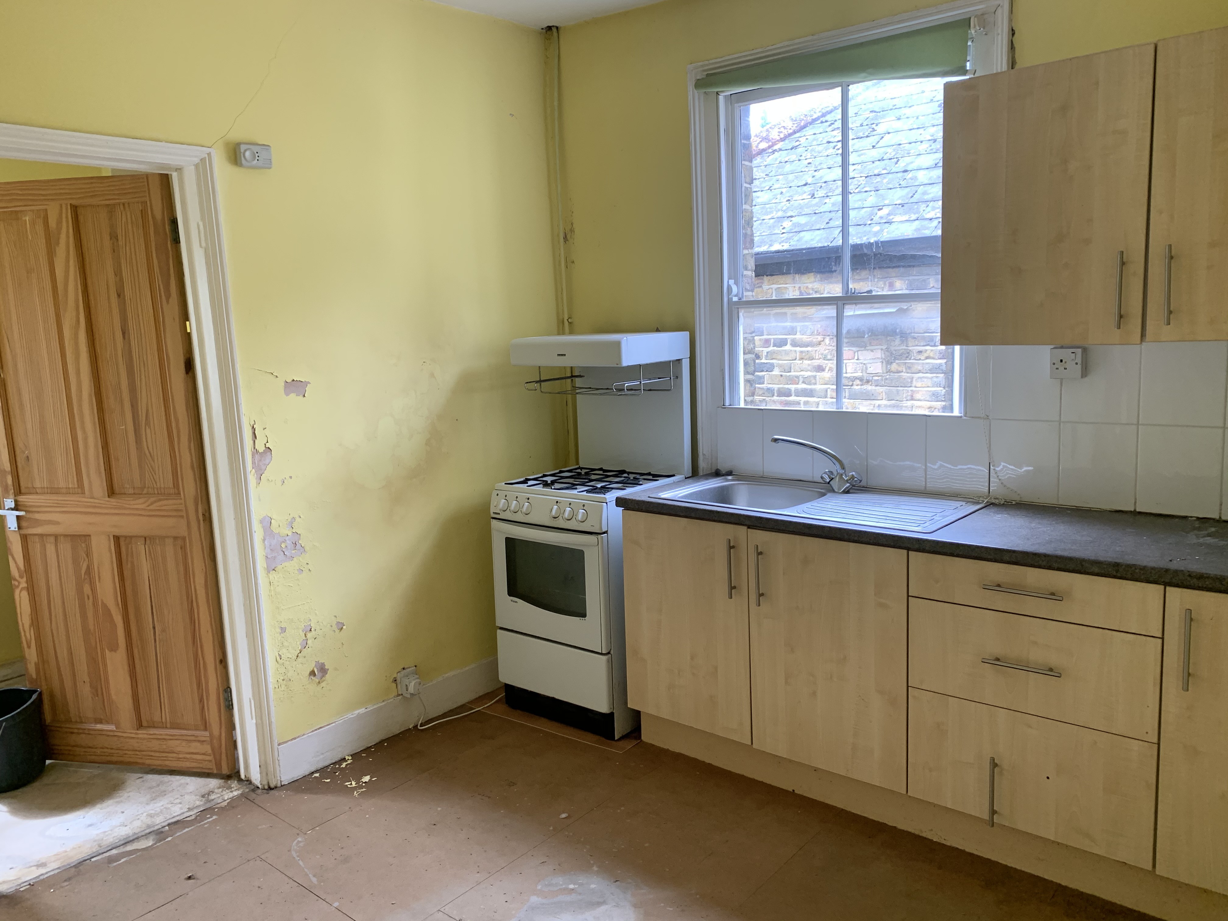 VACANT - Leasehold Self Contained First Floor Flat