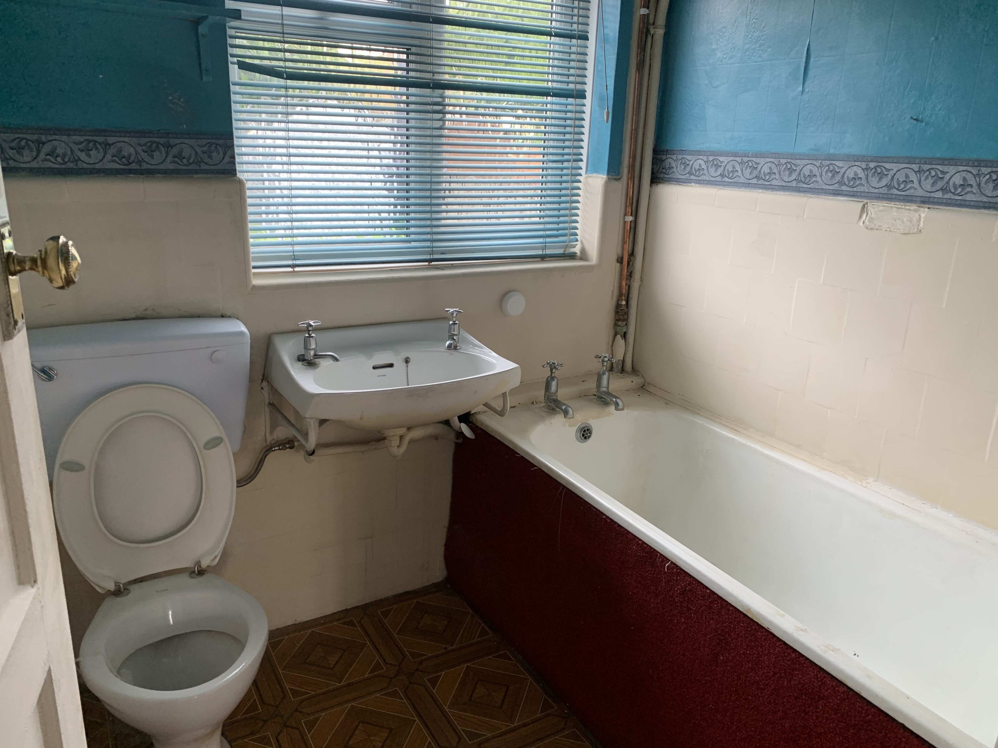VACANT - Leasehold Self Contained Ground Floor Flat
