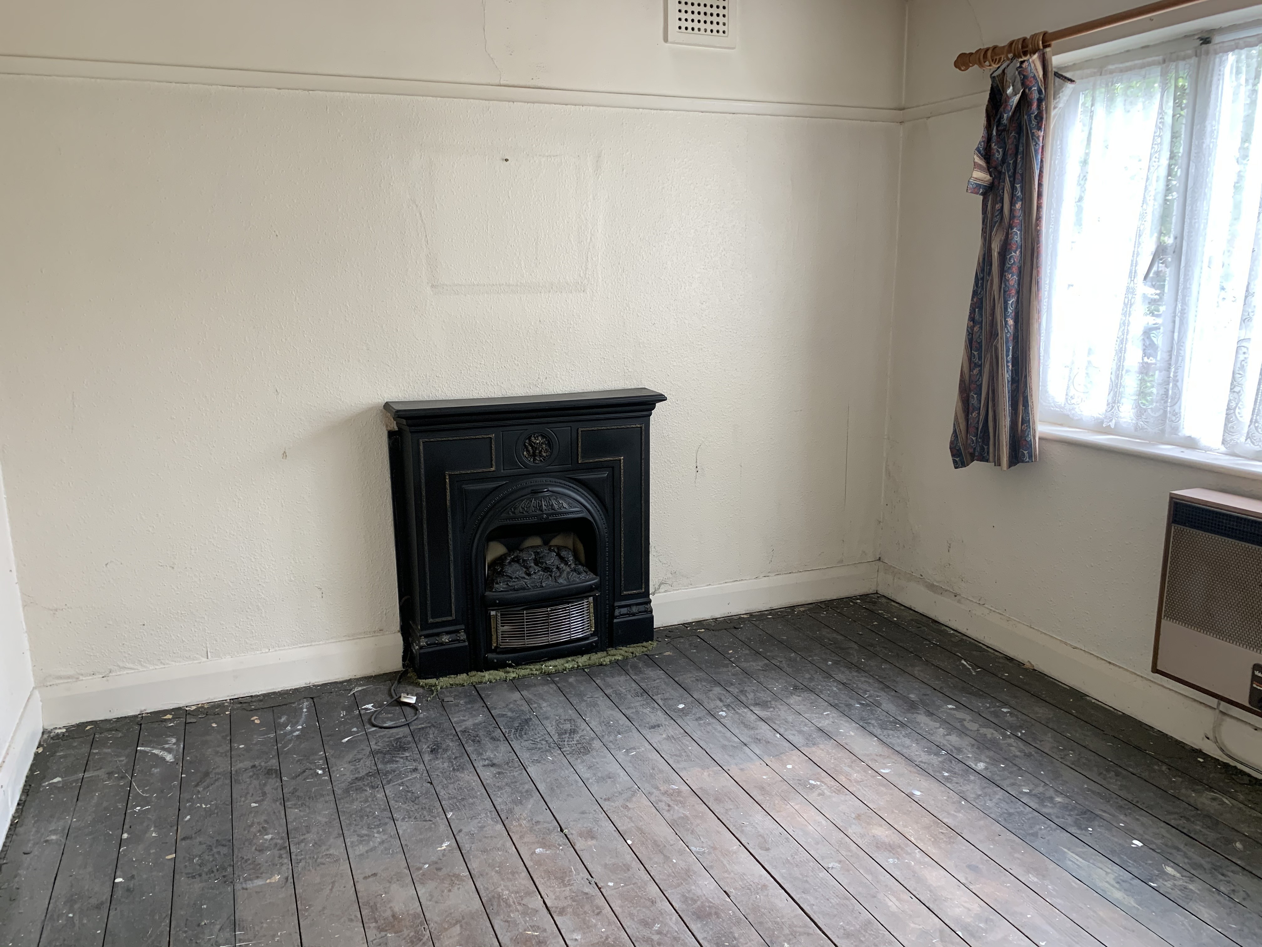 VACANT - Leasehold Self Contained Ground Floor Flat