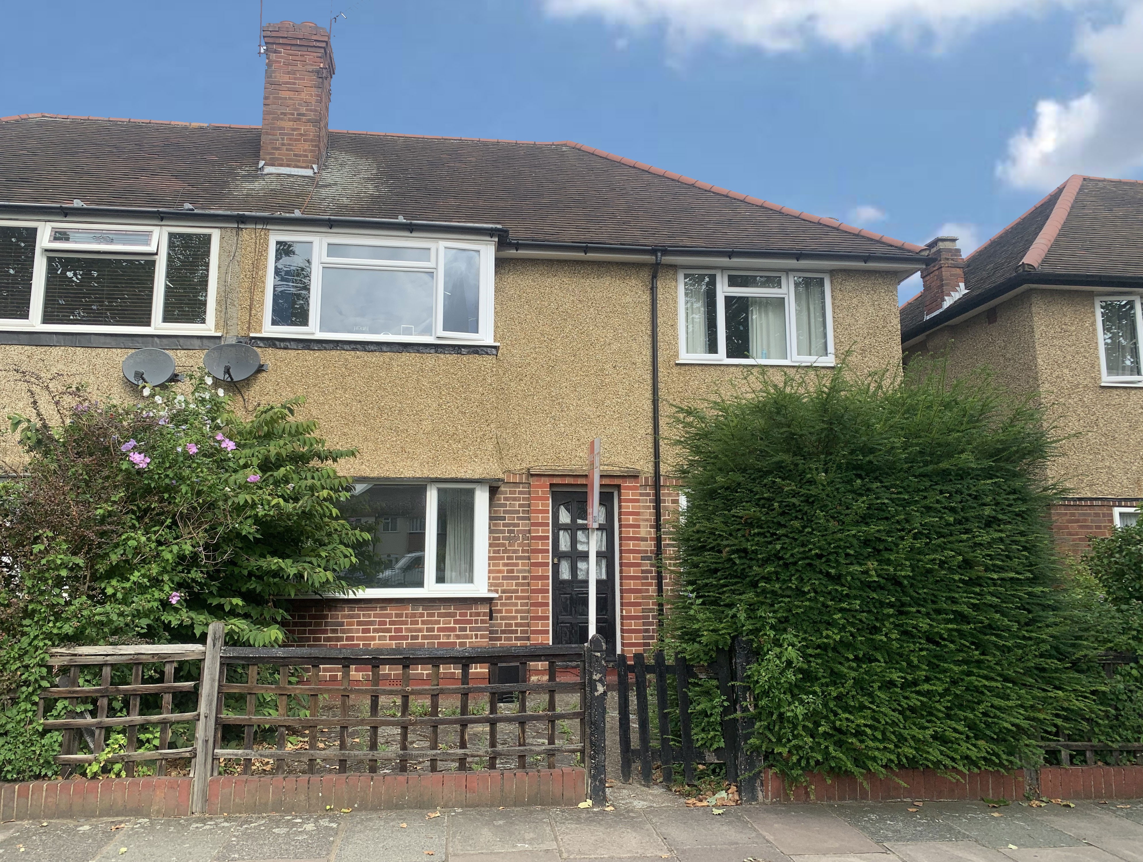 VACANT - Leasehold Self Contained Ground Floor Flat