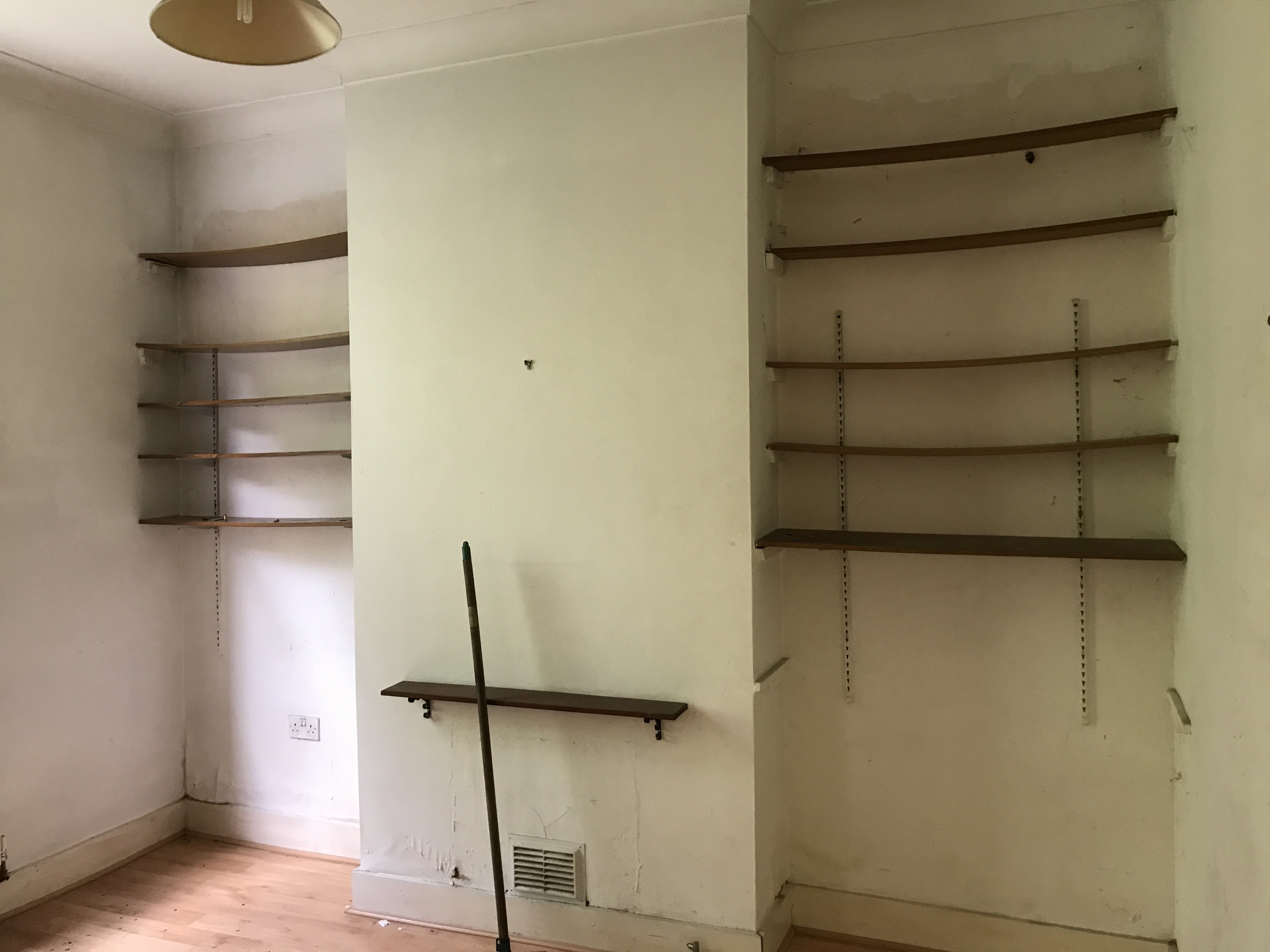 VACANT - Freehold Mid Terrace House