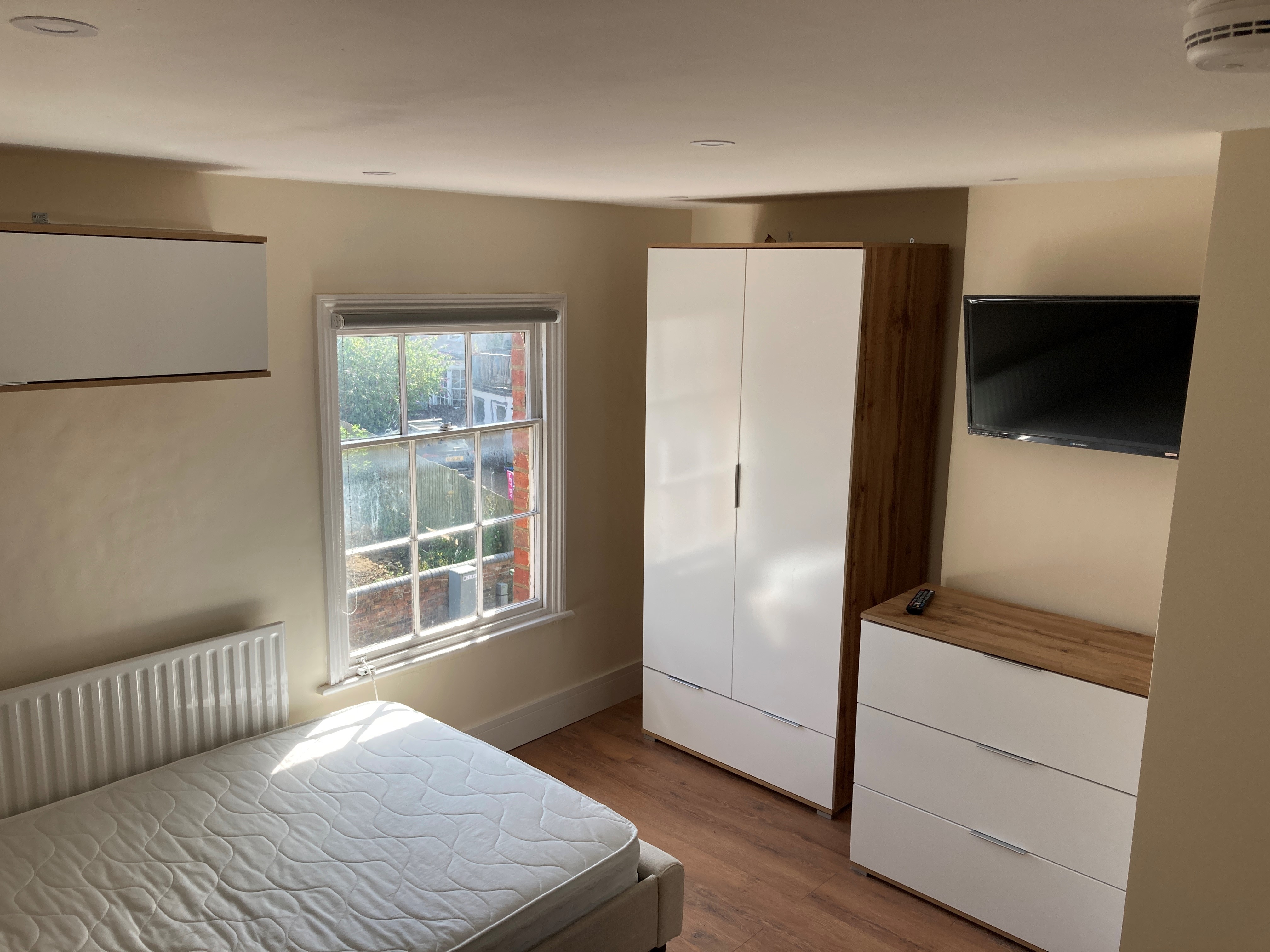 INVESTMENT - Freehold Grade II Listed Mid Terrace (HMO) Building 
