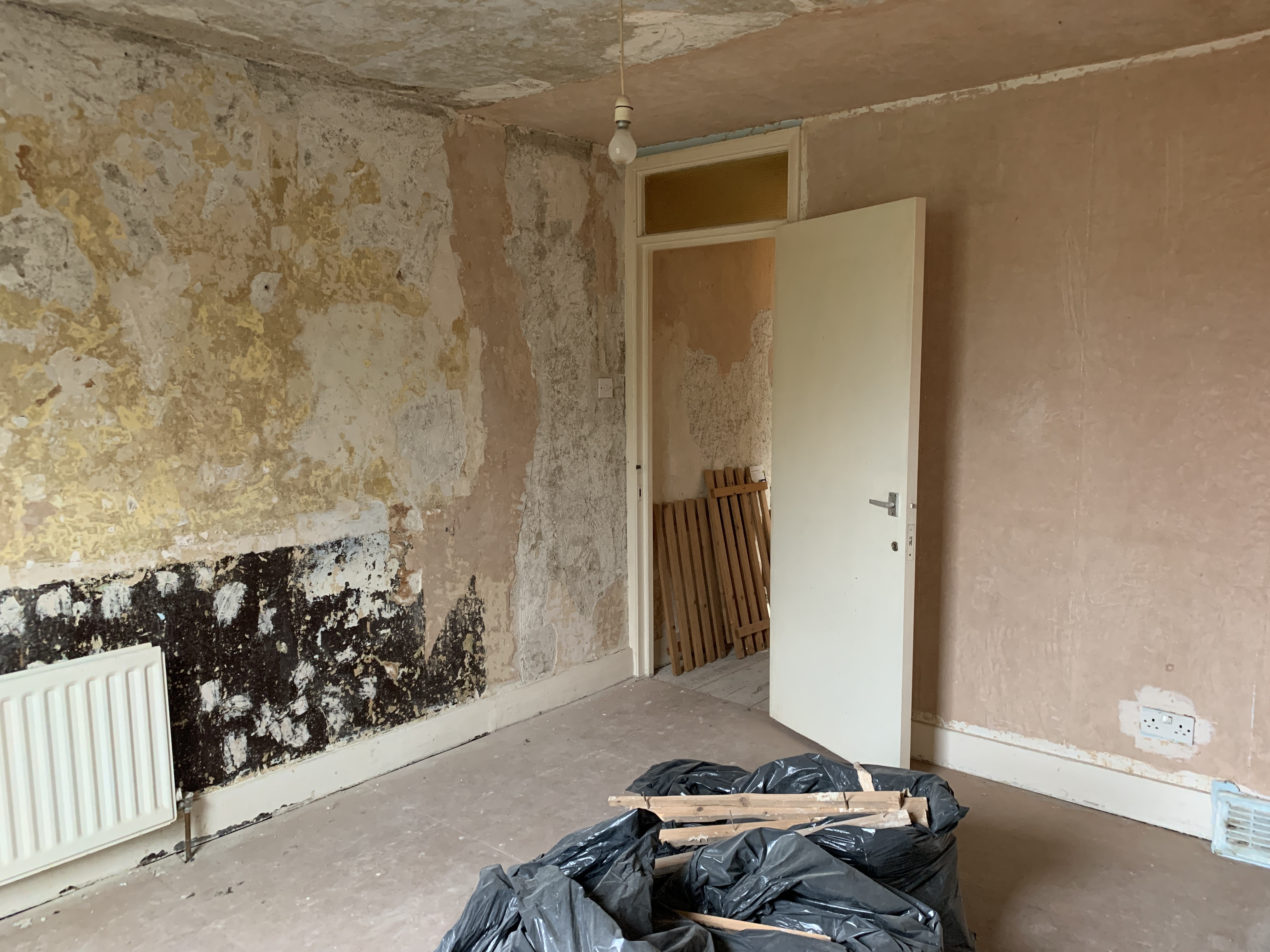 VACANT - Leasehold Self Contained First Floor Flat
