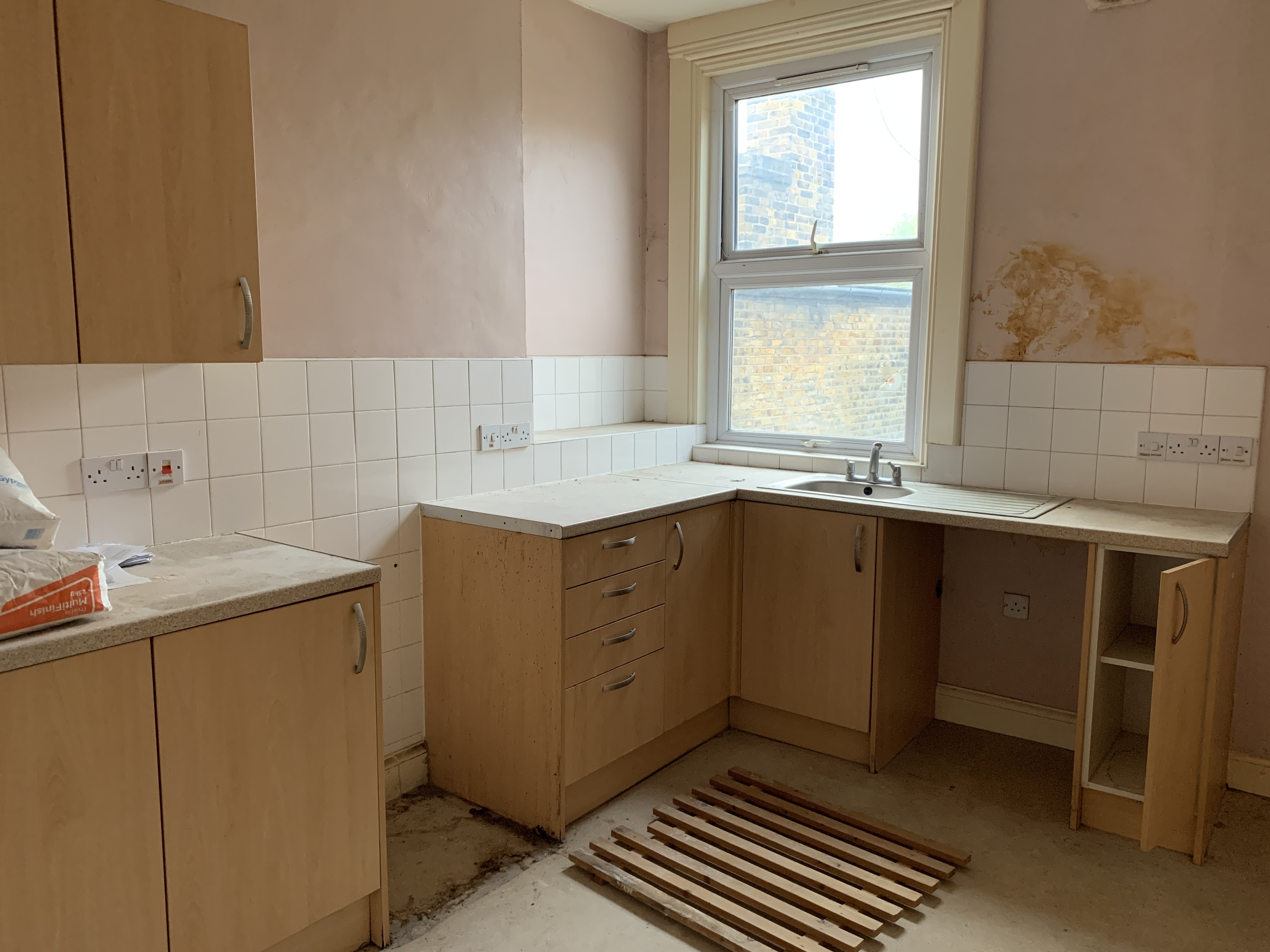 VACANT - Leasehold Self Contained First Floor Flat