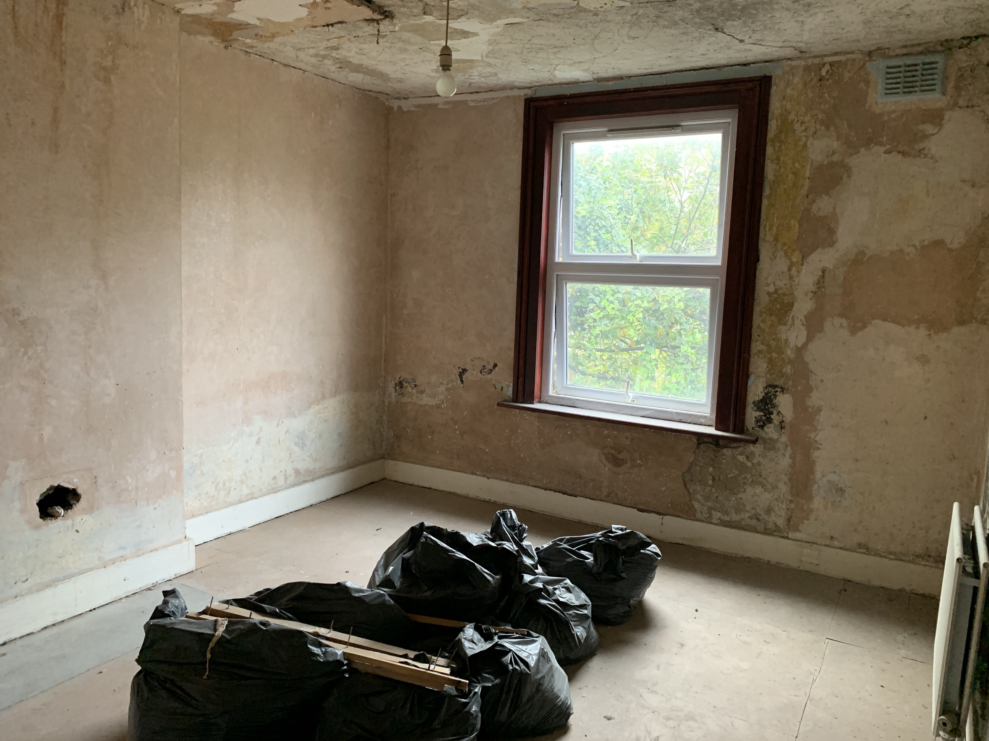 VACANT - Leasehold Self Contained First Floor Flat