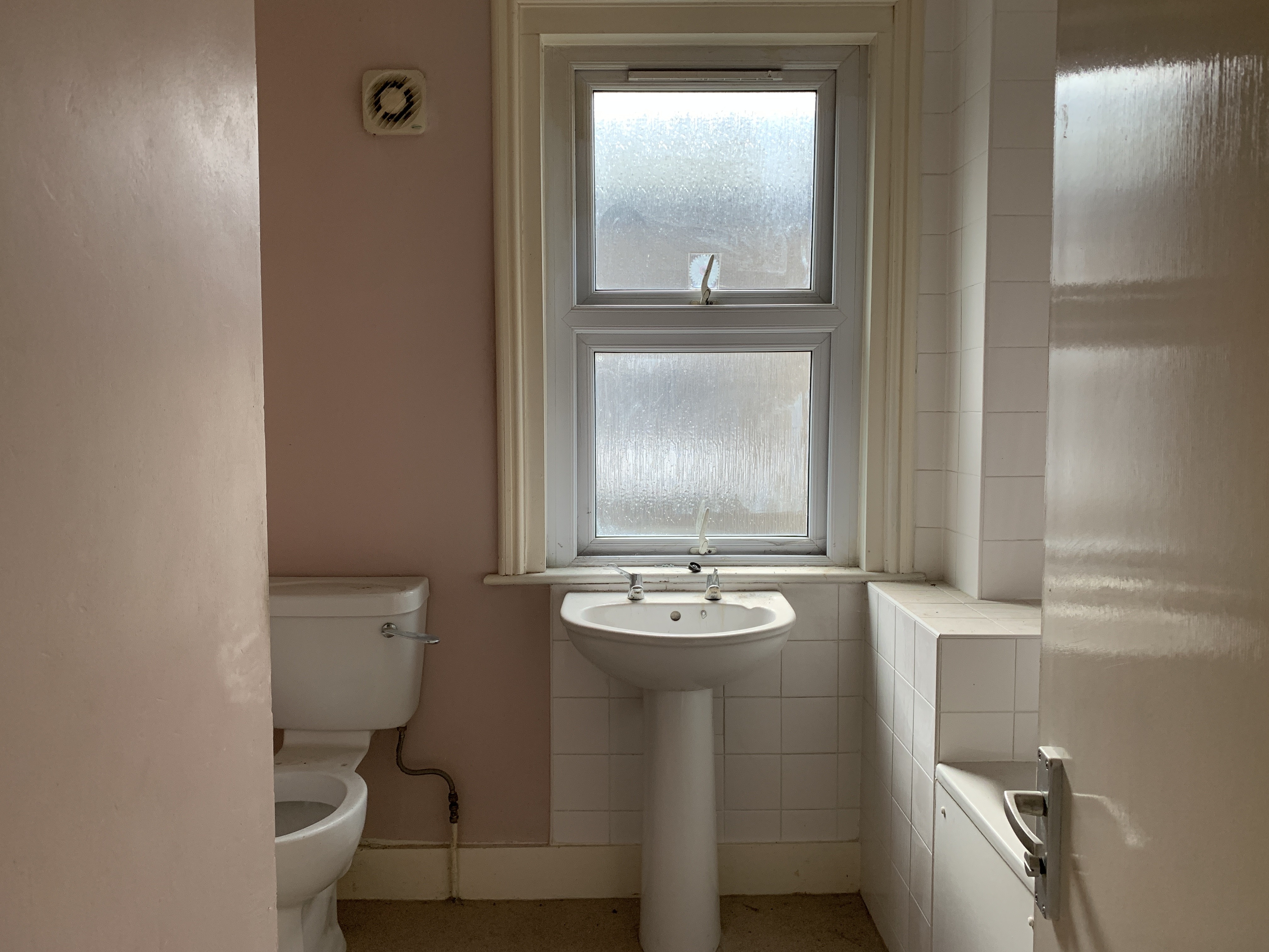 VACANT - Leasehold Self Contained First Floor Flat