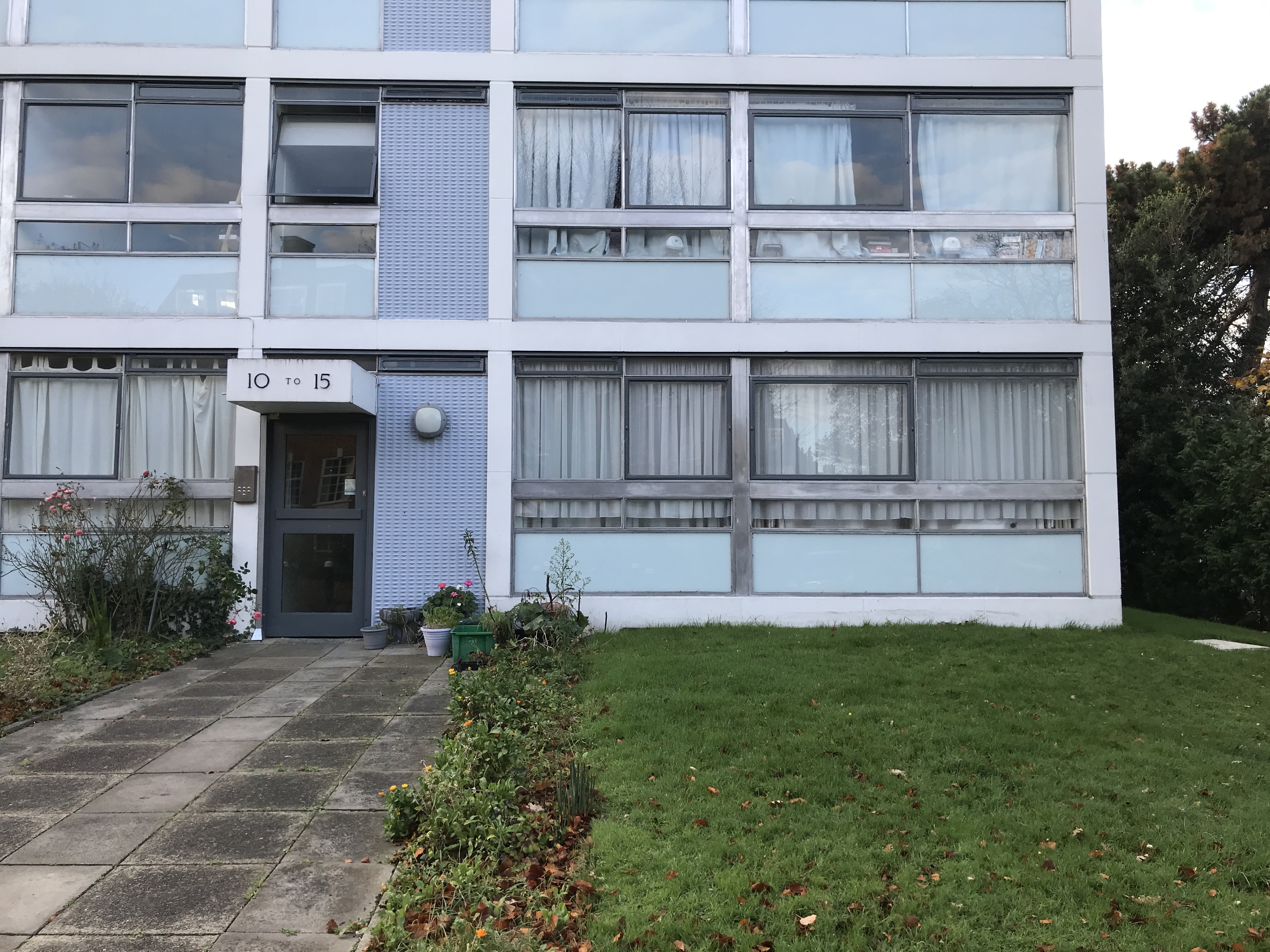 VACANT - Leasehold Self Contained Ground Floor Flat