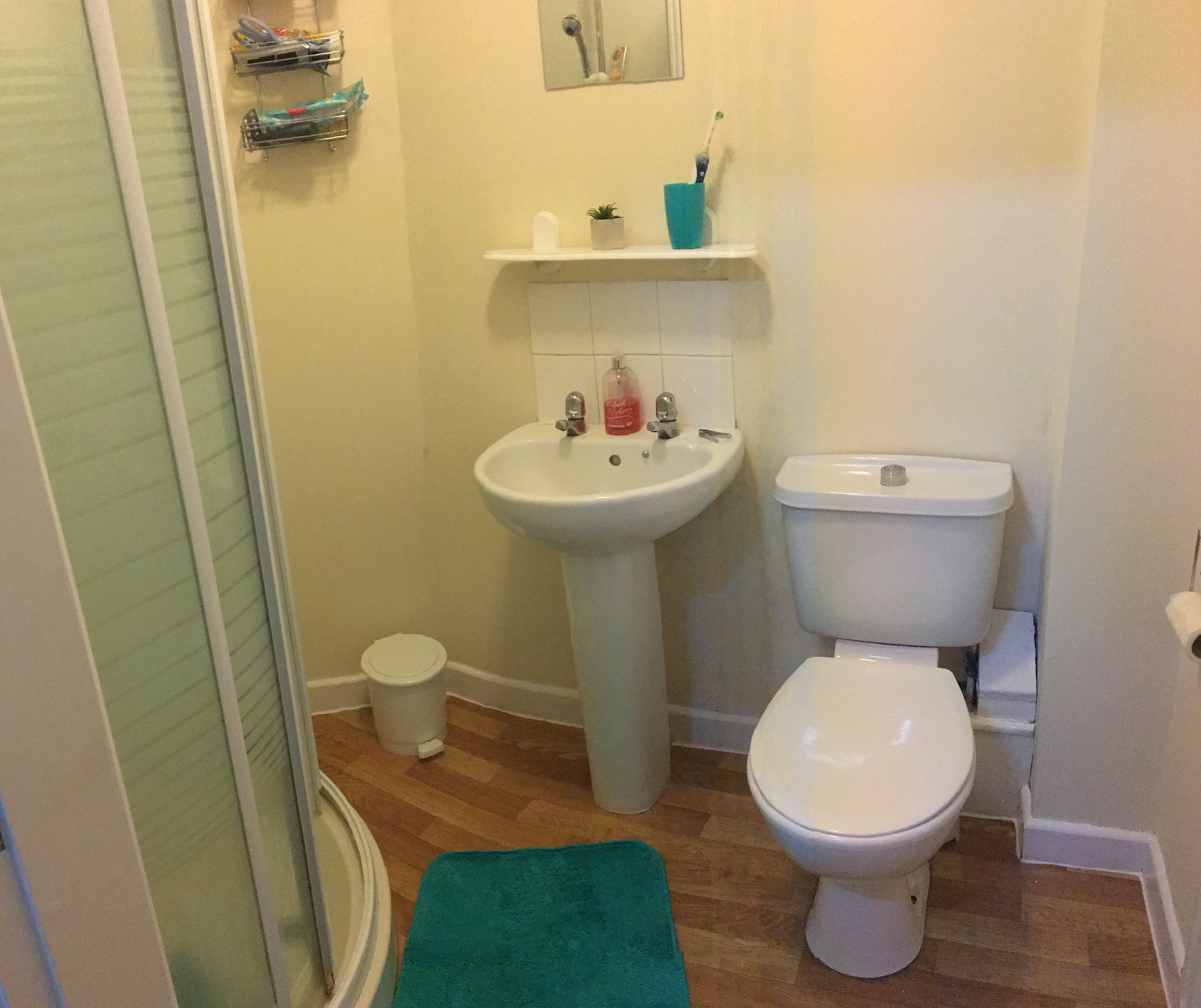 Leasehold Self-Contained First Floor Flat providing HMO Accommodation 