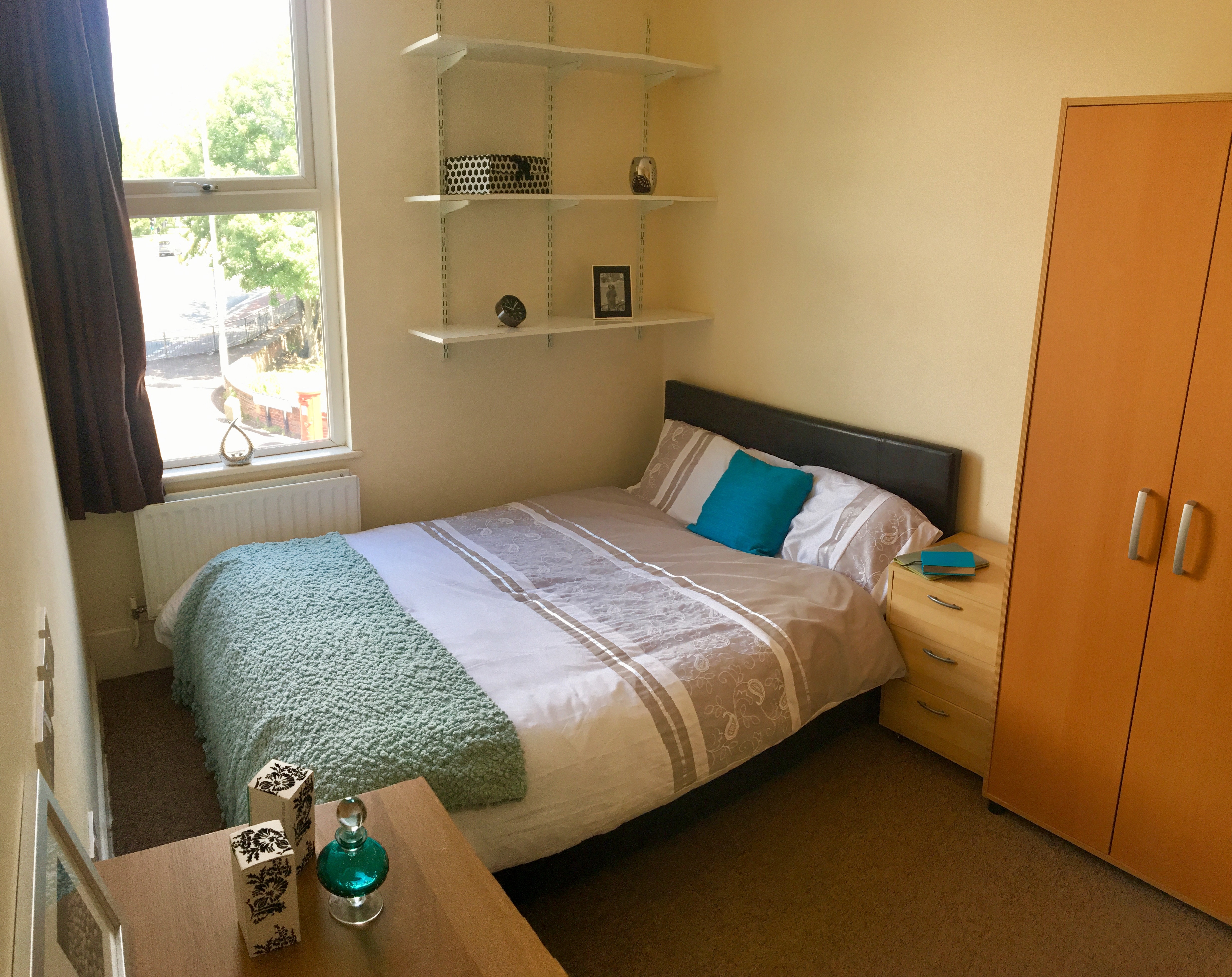 Leasehold Self-Contained First Floor Flat providing HMO Accommodation 