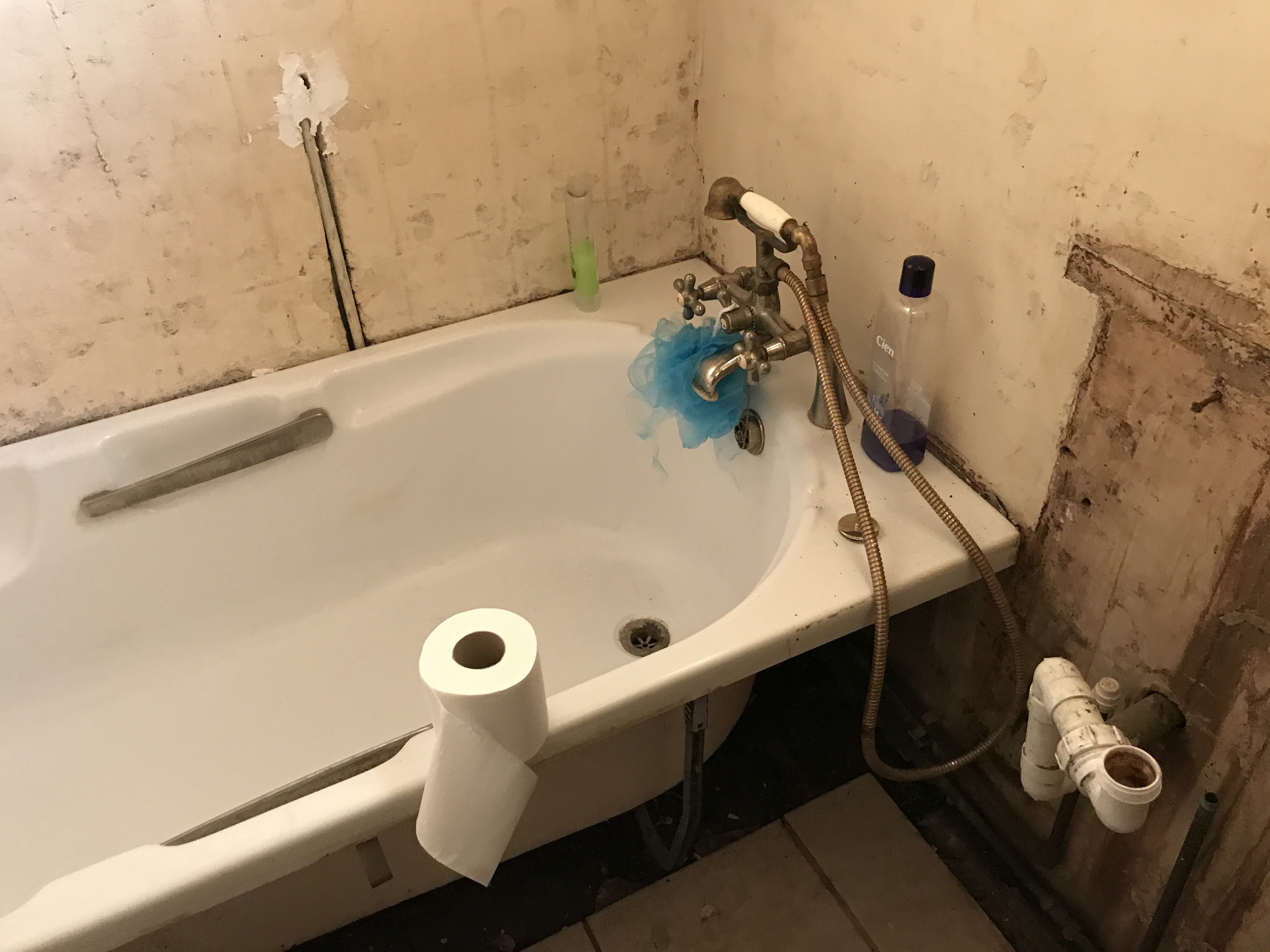 VACANT - Freehold Terrace Mid Terrace House