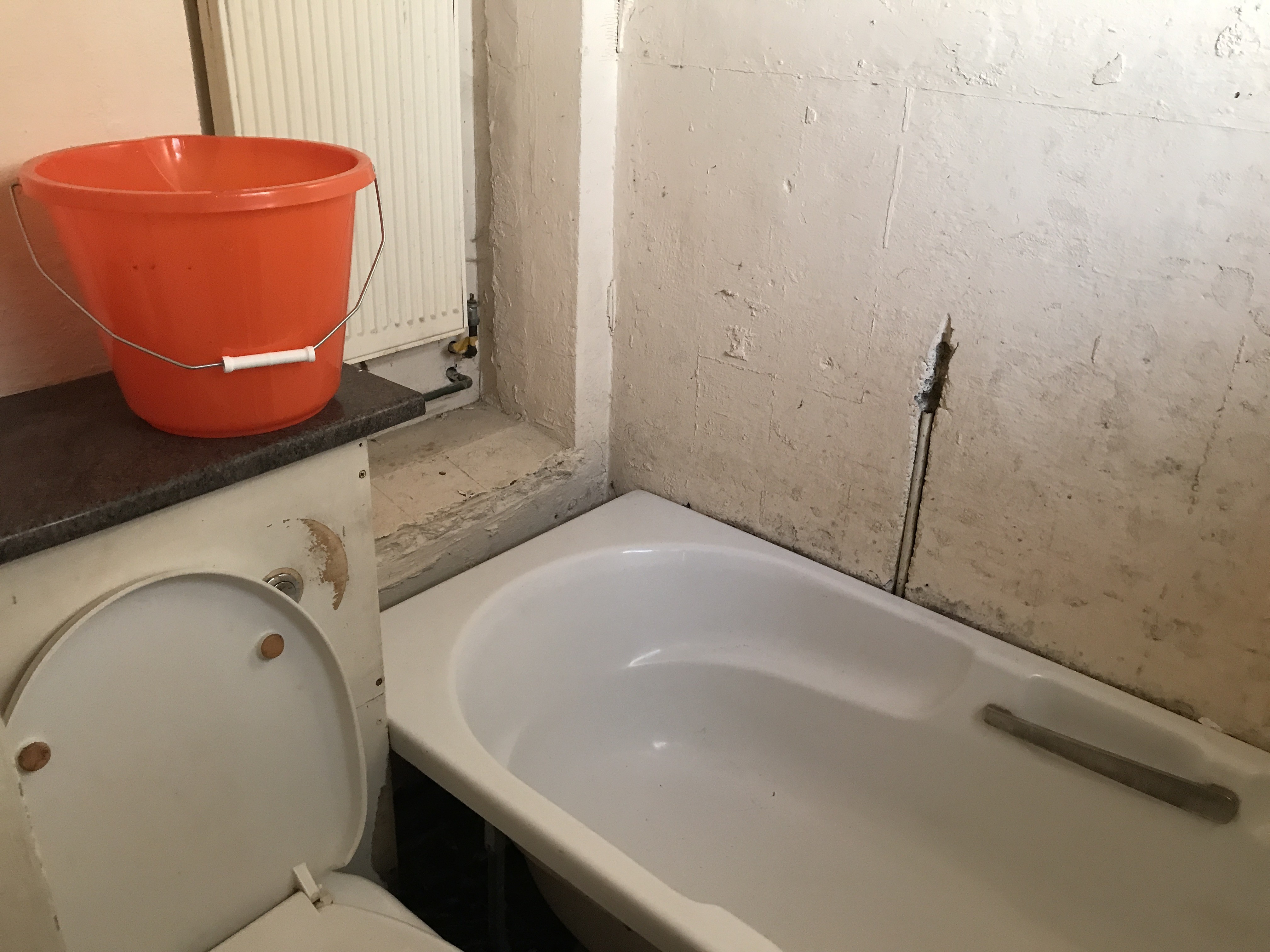 VACANT - Freehold Terrace Mid Terrace House