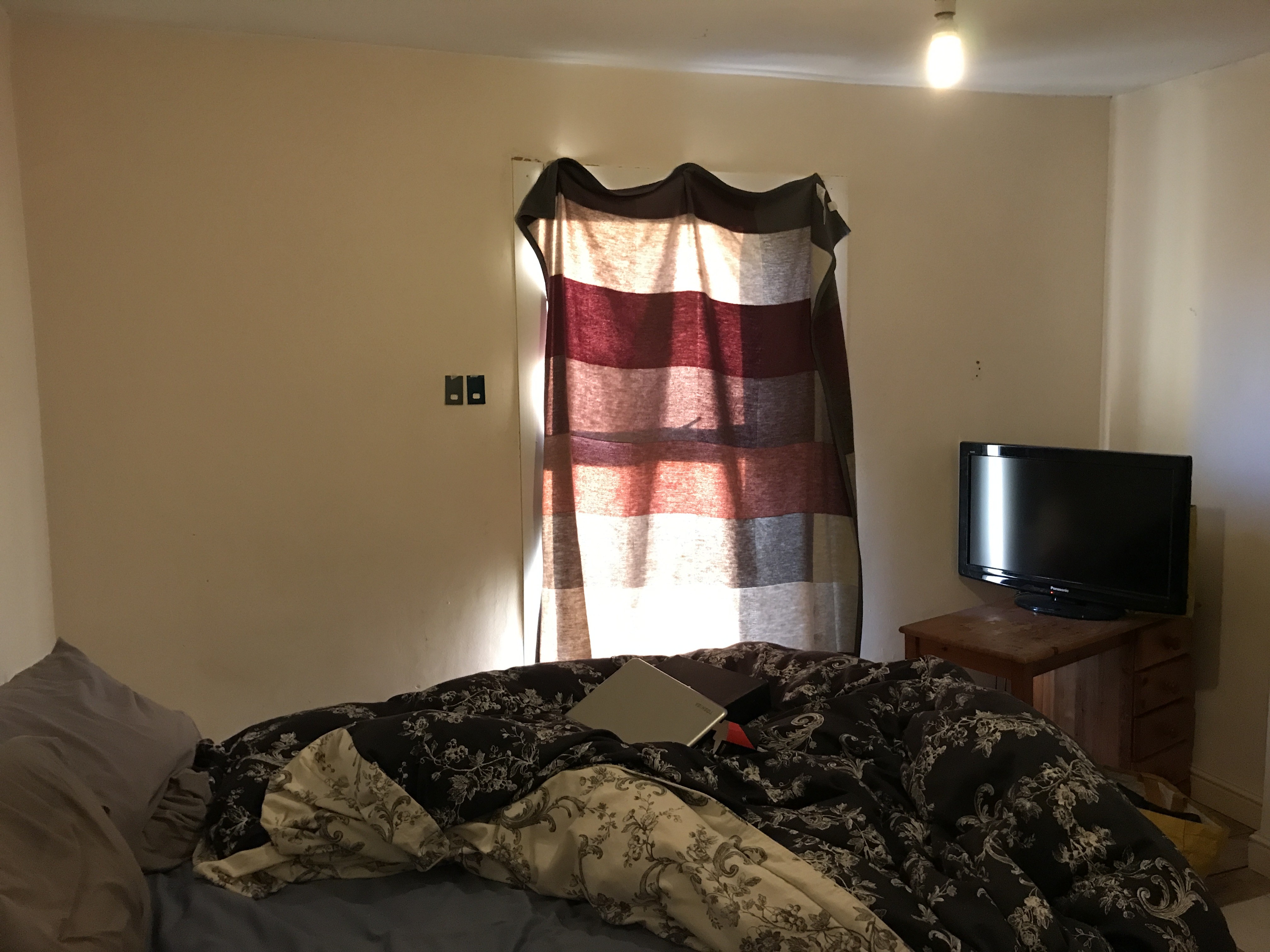 VACANT - Freehold Terrace Mid Terrace House