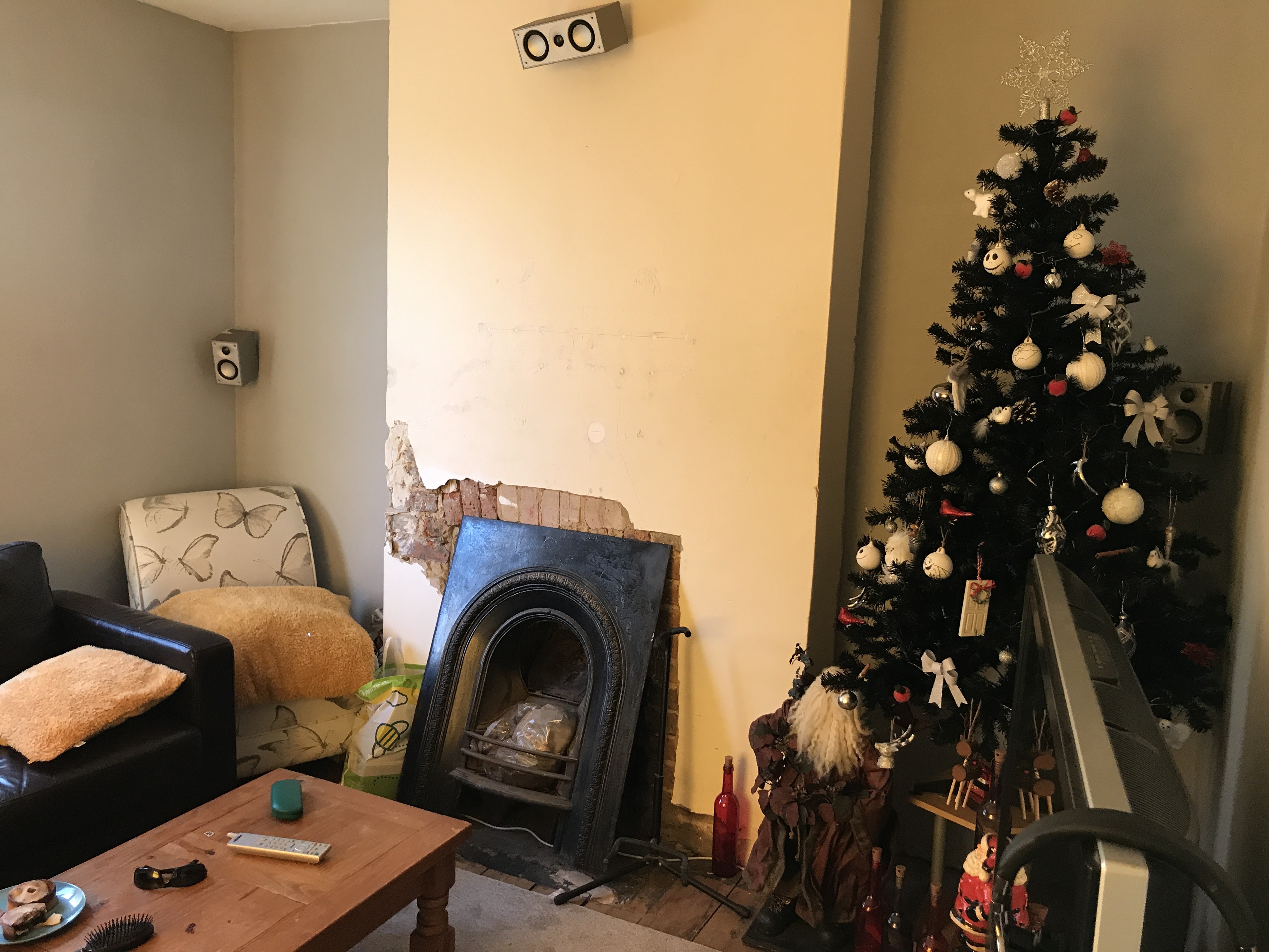 VACANT - Freehold Terrace Mid Terrace House
