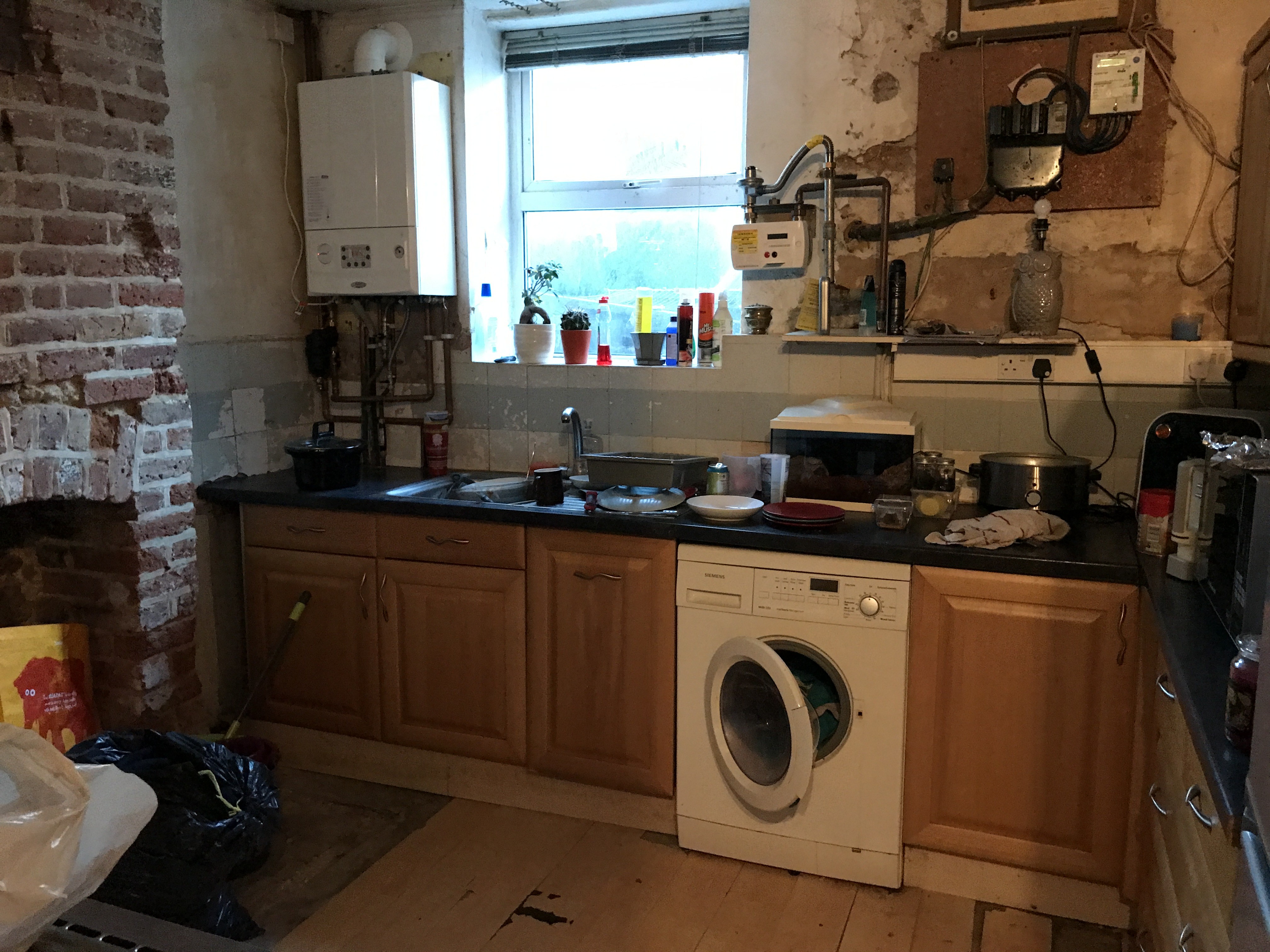 VACANT - Freehold Terrace Mid Terrace House