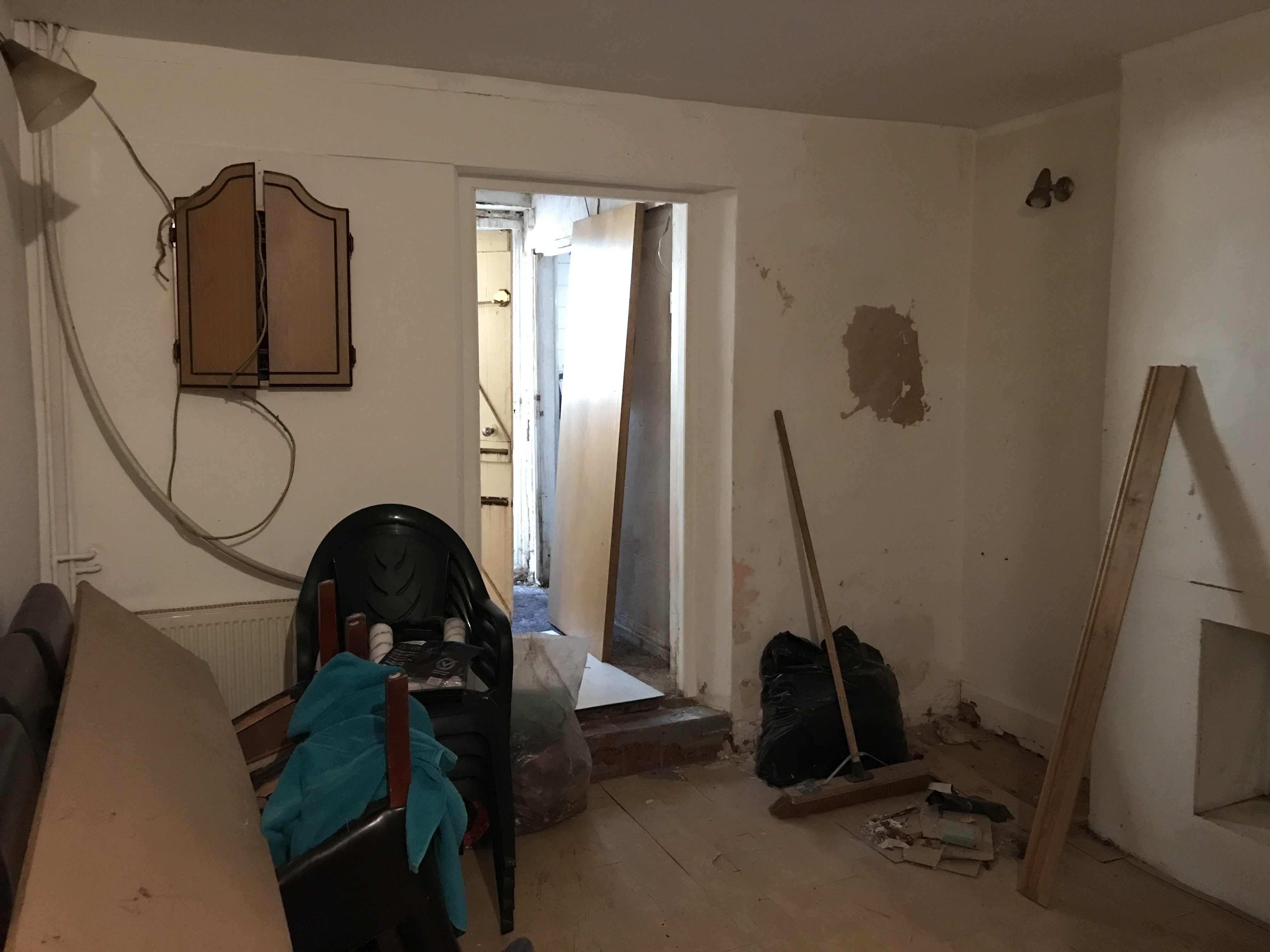 VACANT - Freehold Terrace Mid Terrace House