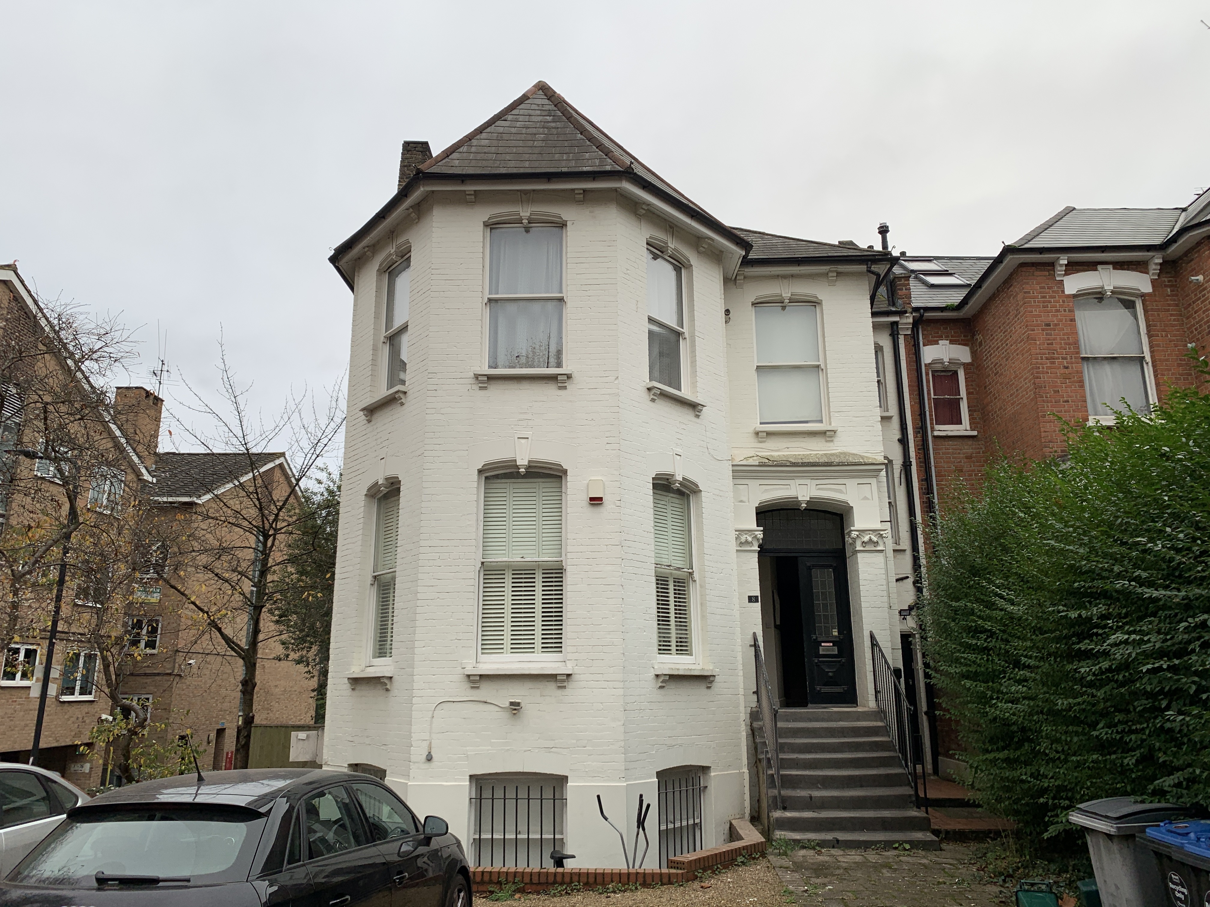 VACANT - Long Leasehold Self Contained Second Floor Flat
