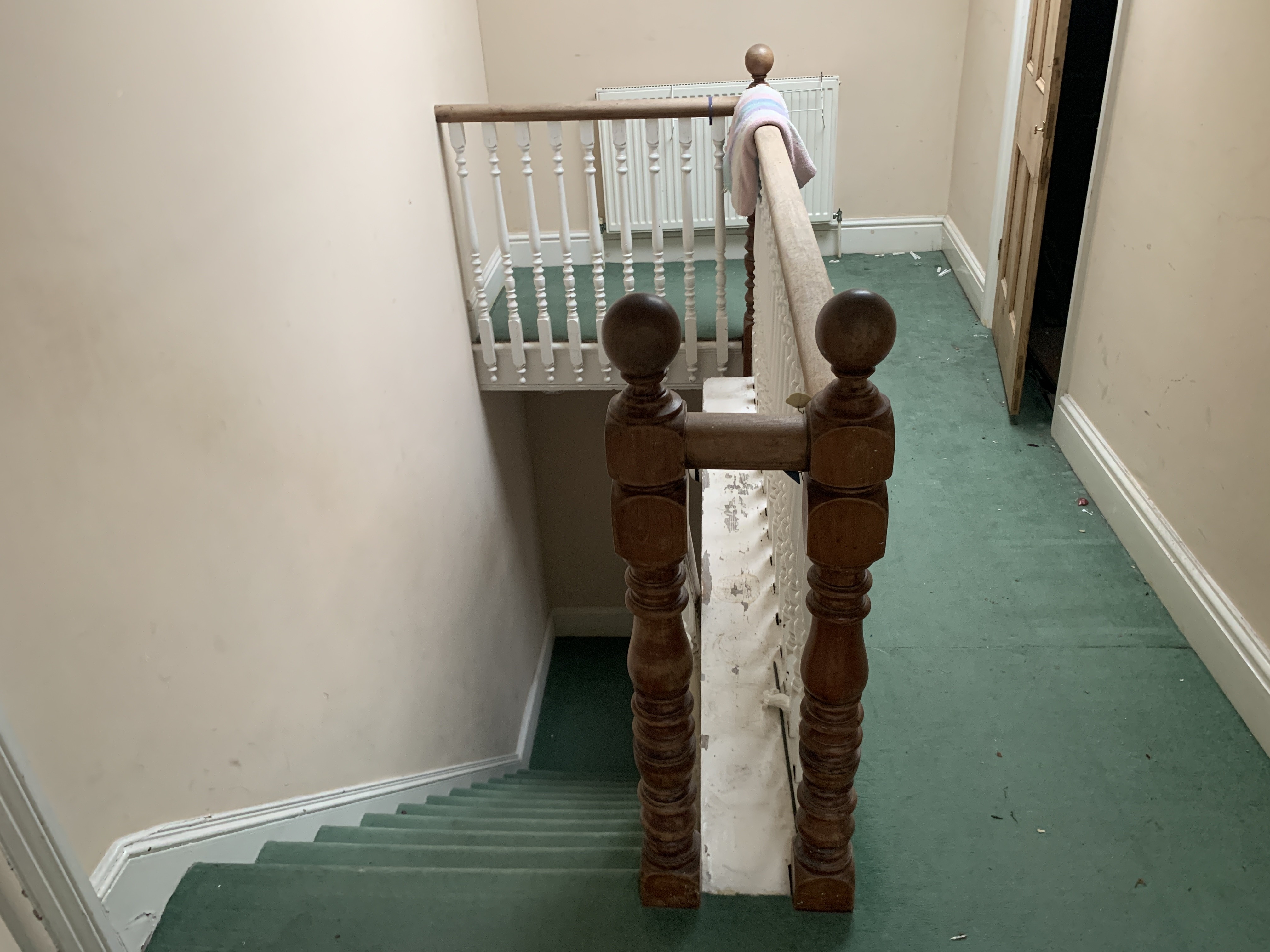 VACANT - Long Leasehold Self Contained Second Floor Flat