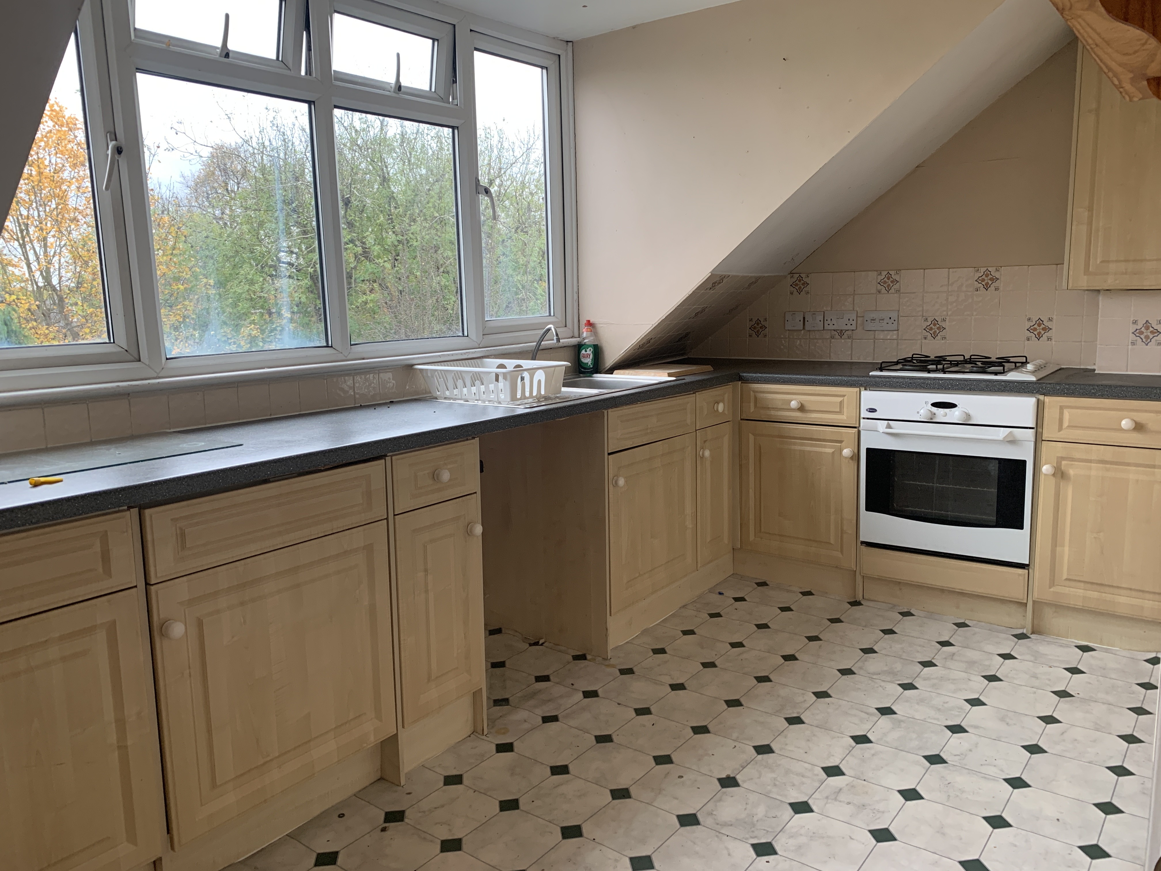 VACANT - Long Leasehold Self Contained Second Floor Flat