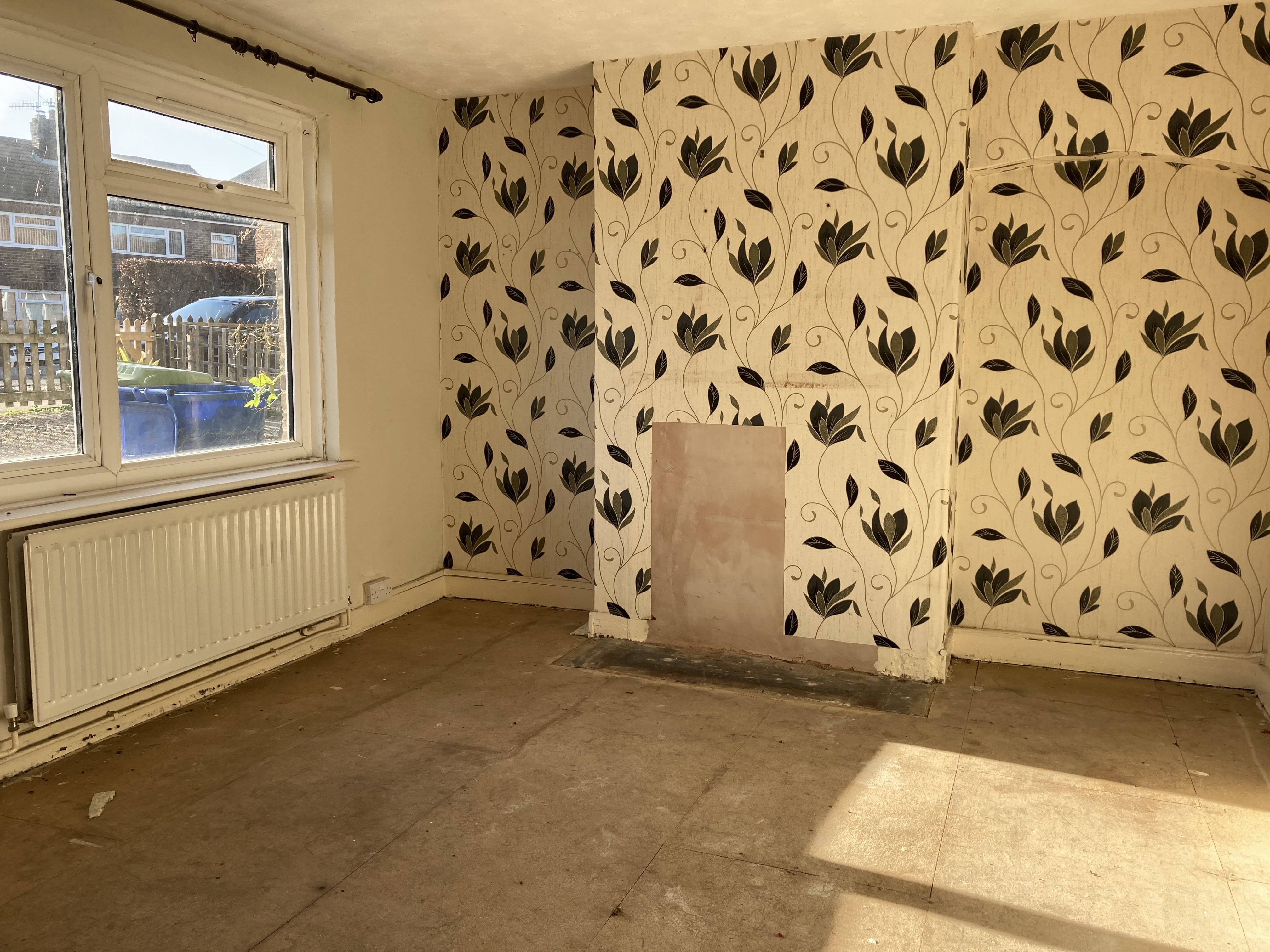 VACANT - Freehold End of Terrace House