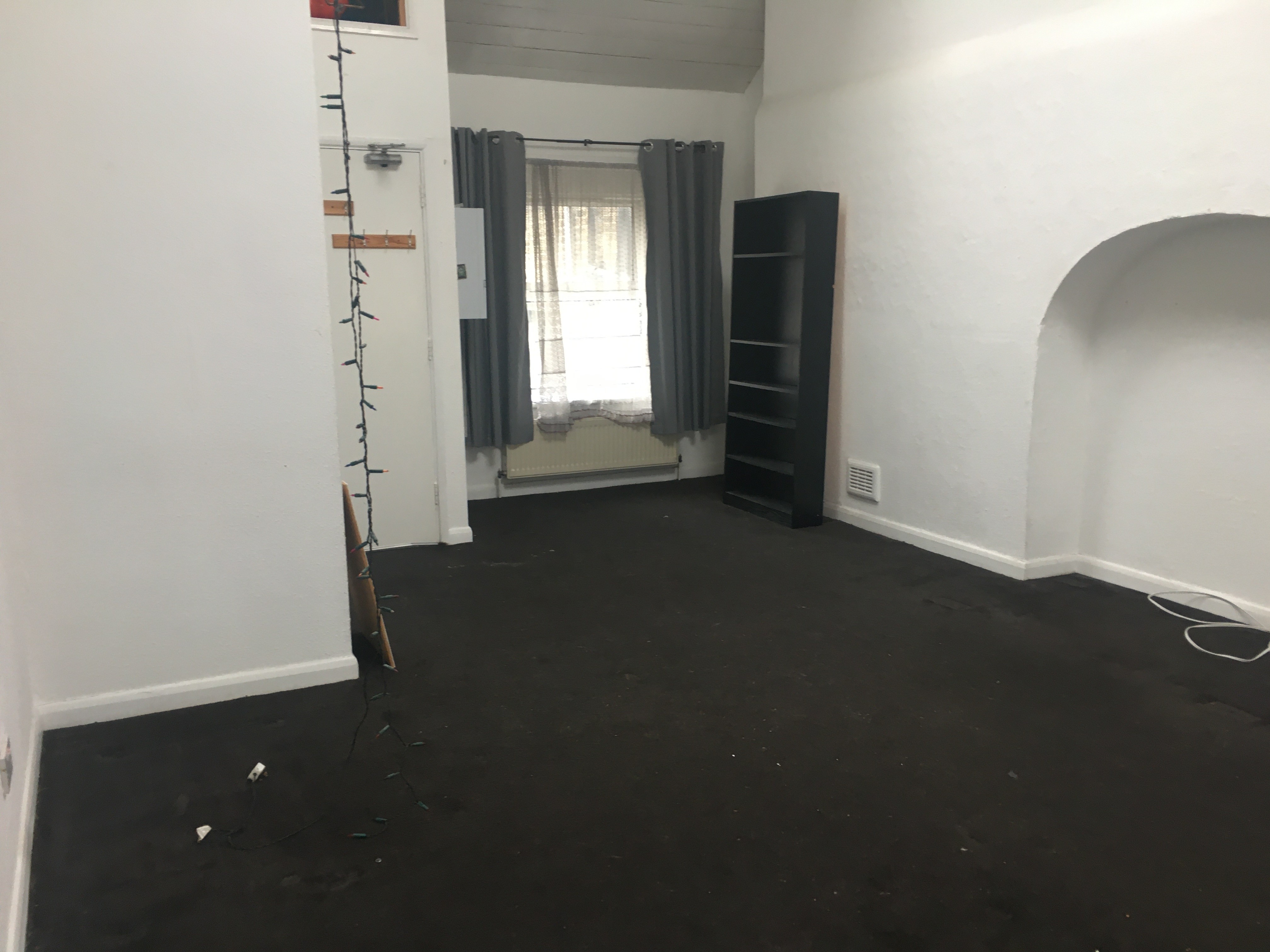 VACANT - Freehold Mid Terrace Four Storey House with Rear Court Yard