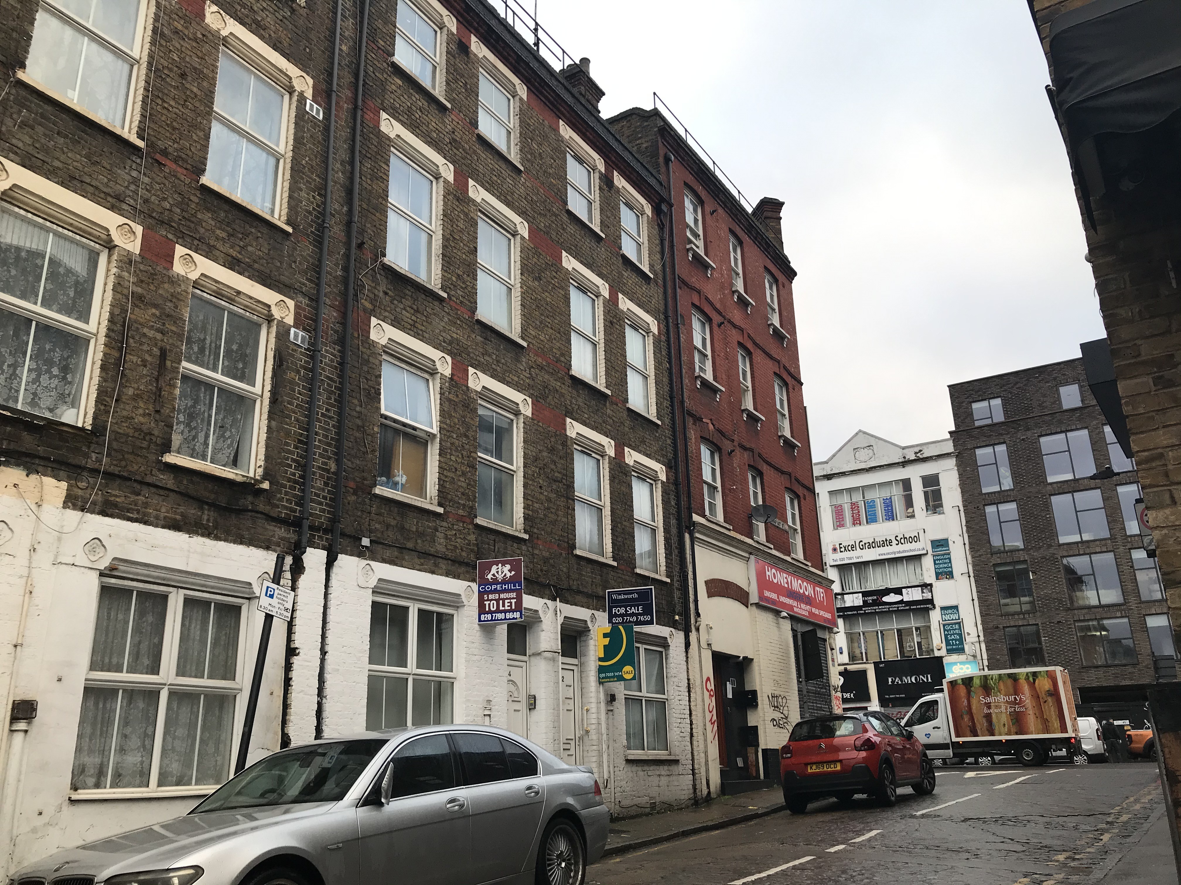 VACANT - Freehold Mid Terrace Four Storey House with Rear Court Yard