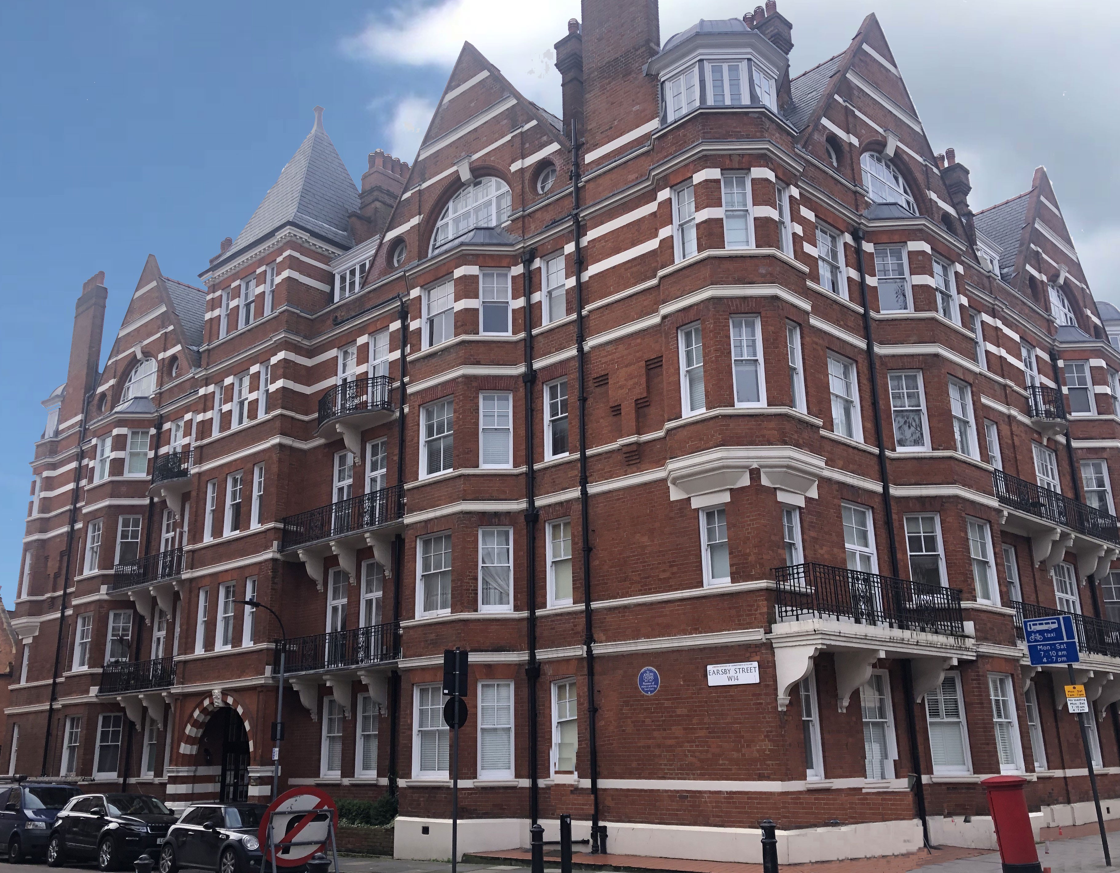 INVESTMENT - Long Leasehold Self Contained Fourth Floor Mansion Flat